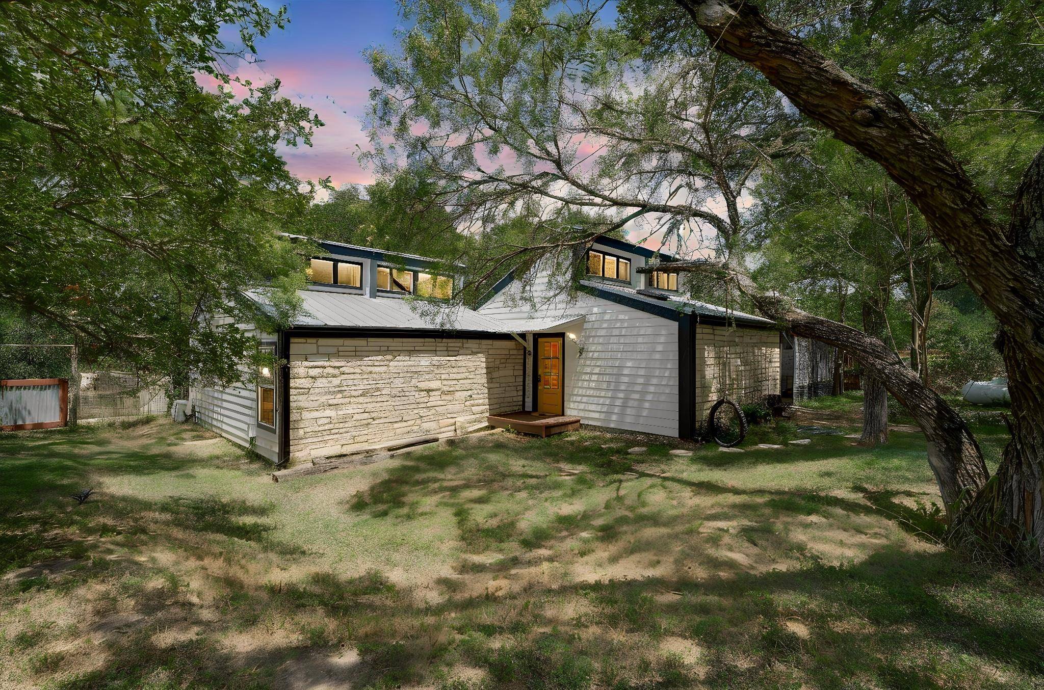 150 Lakeview DR, Del Valle, TX 78617