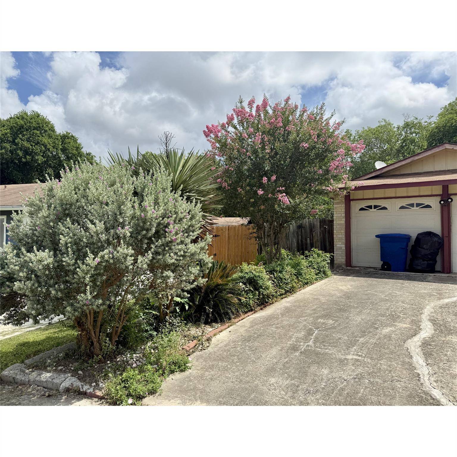 5935 Lake Champlain ST, San Antonio, TX 78233