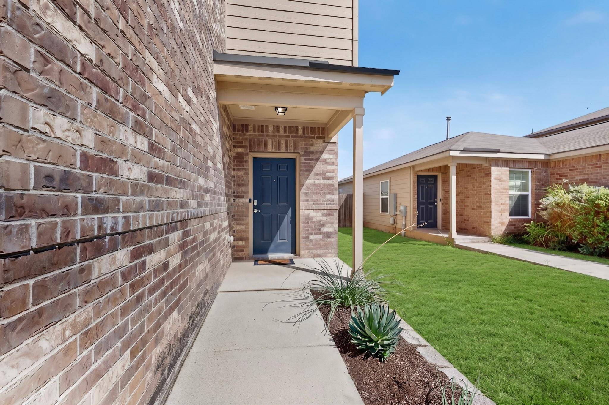1382 Breanna LN, Kyle, TX 78640