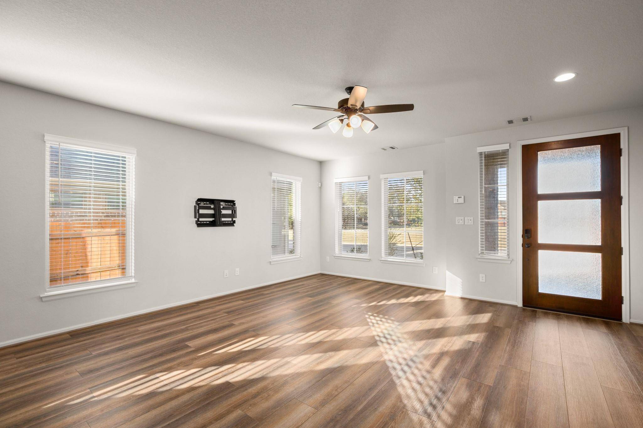 932 Azul Lagoon DR, Leander, TX 78641