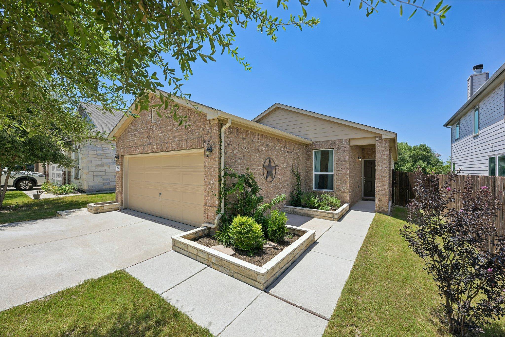 428 Los Cobos LN, Georgetown, TX 78626