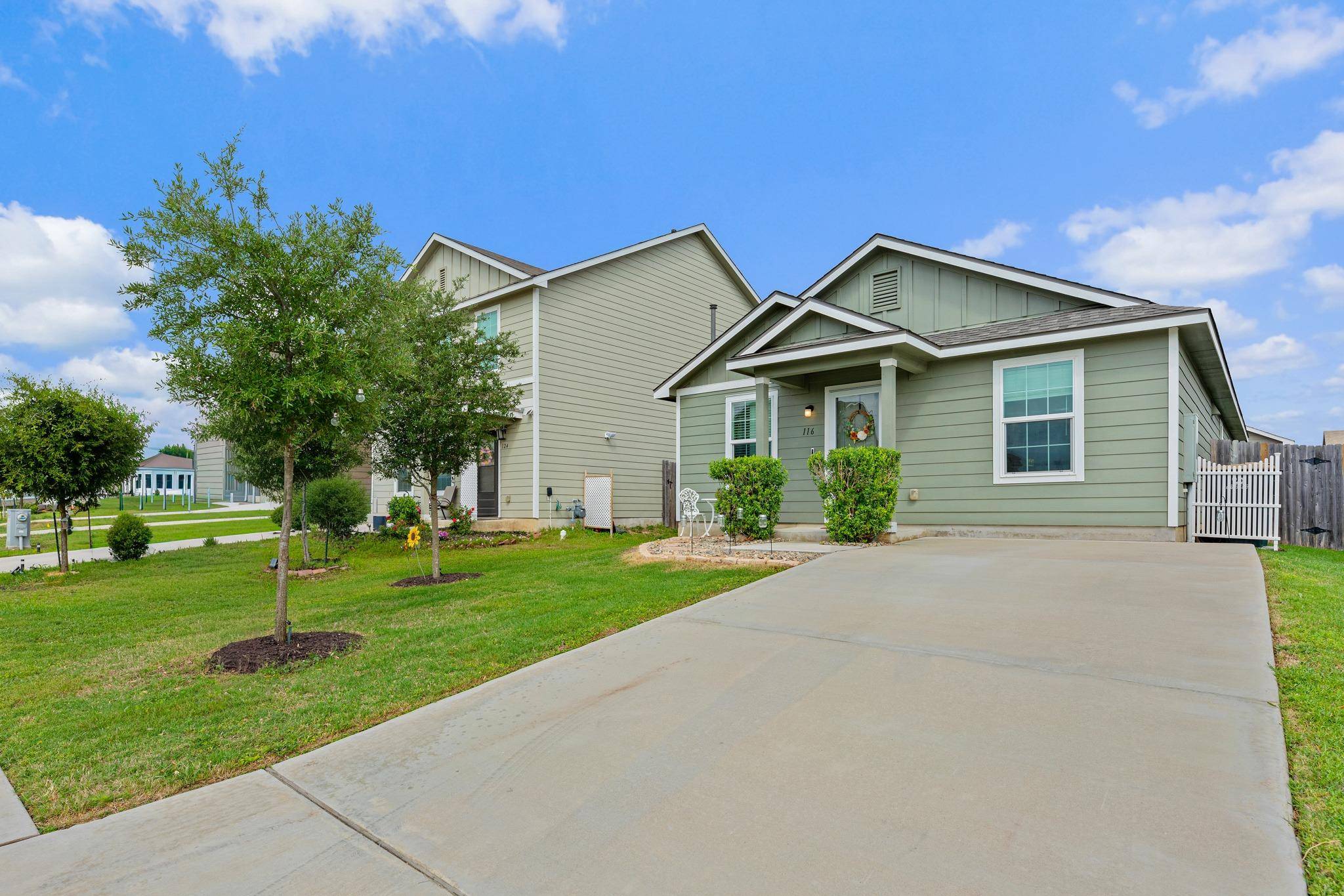 116 Soapstone PASS, Maxwell, TX 78656