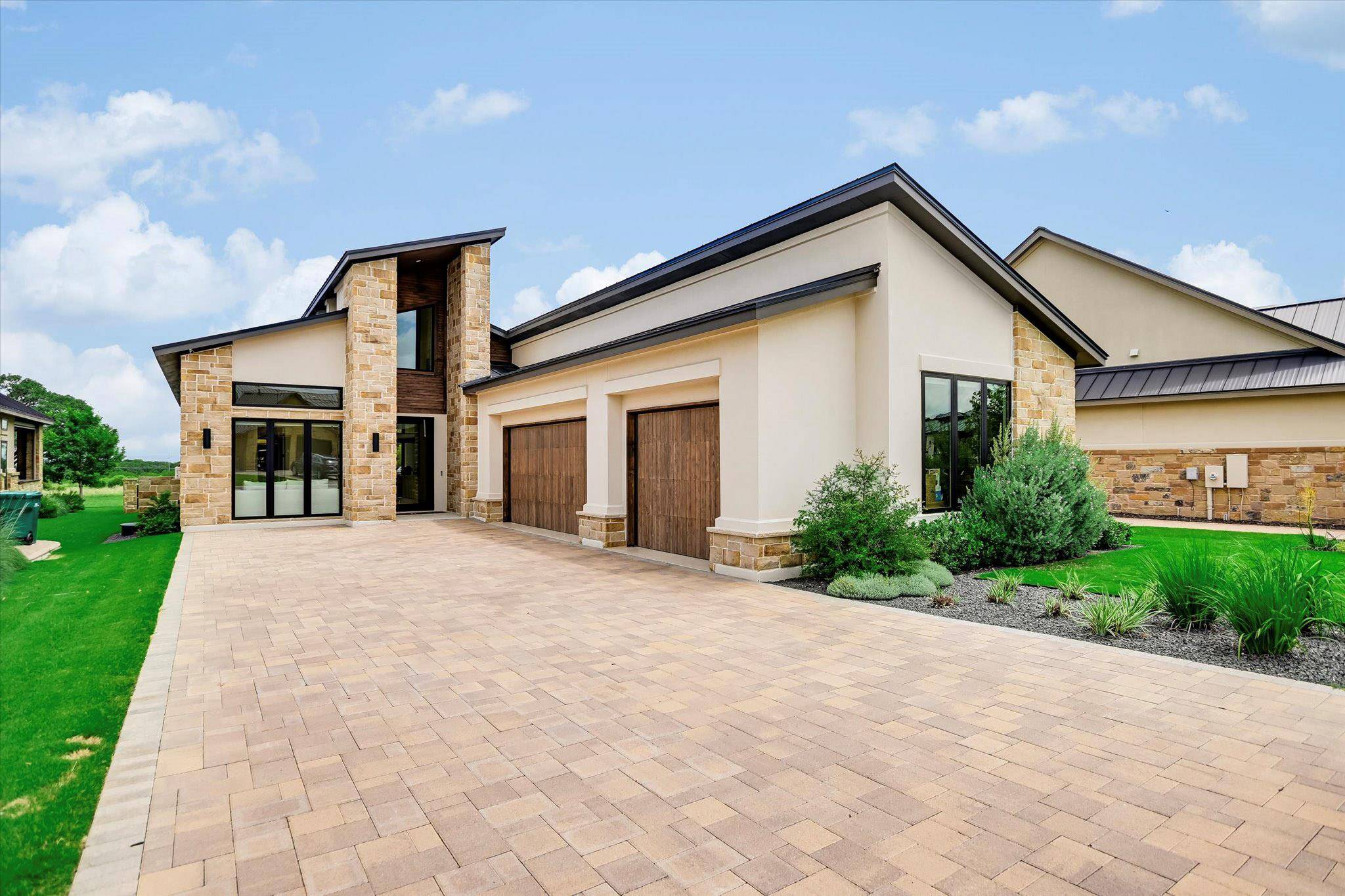 130 Azalea LOOP, Horseshoe Bay, TX 78657