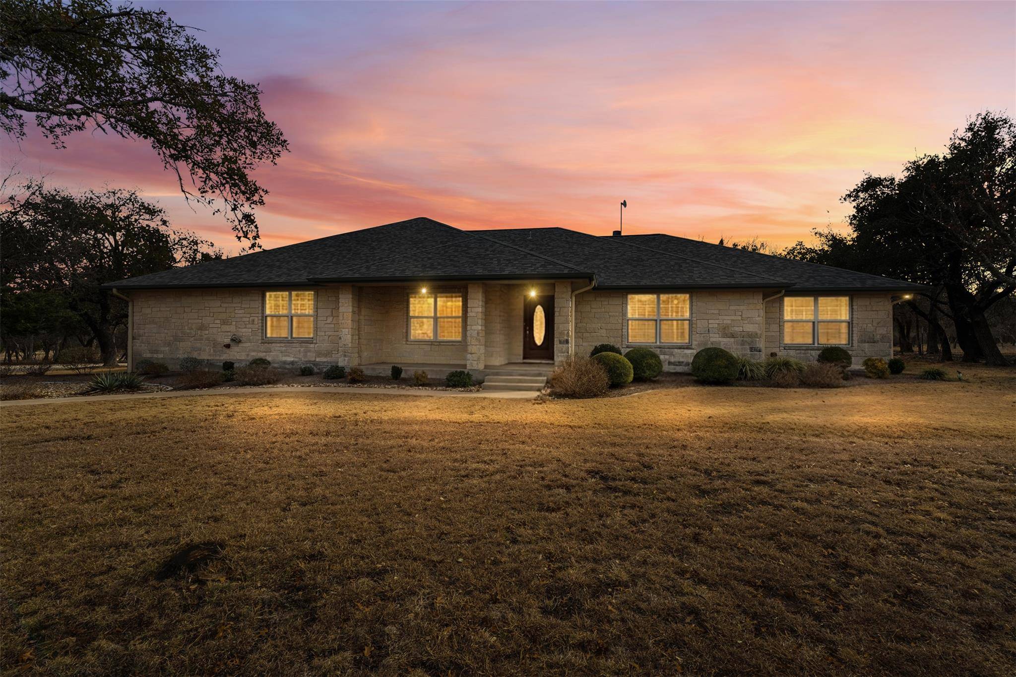 420 Rundberg DR, Jarrell, TX 76537