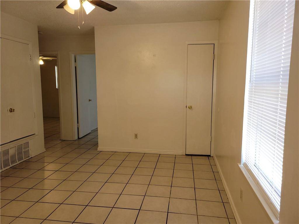 1609 Jones ST #A, Taylor, TX 76574
