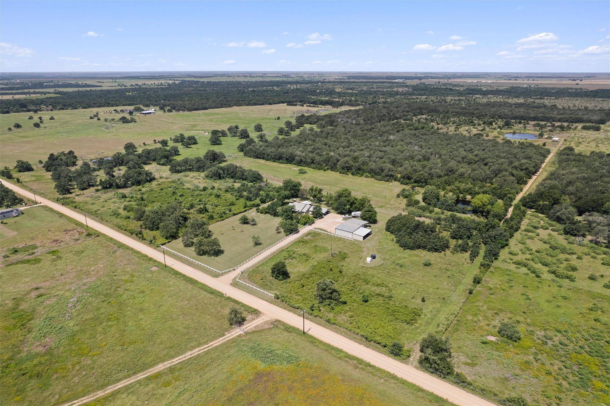 1172 County Road 418, Thorndale, TX 76577