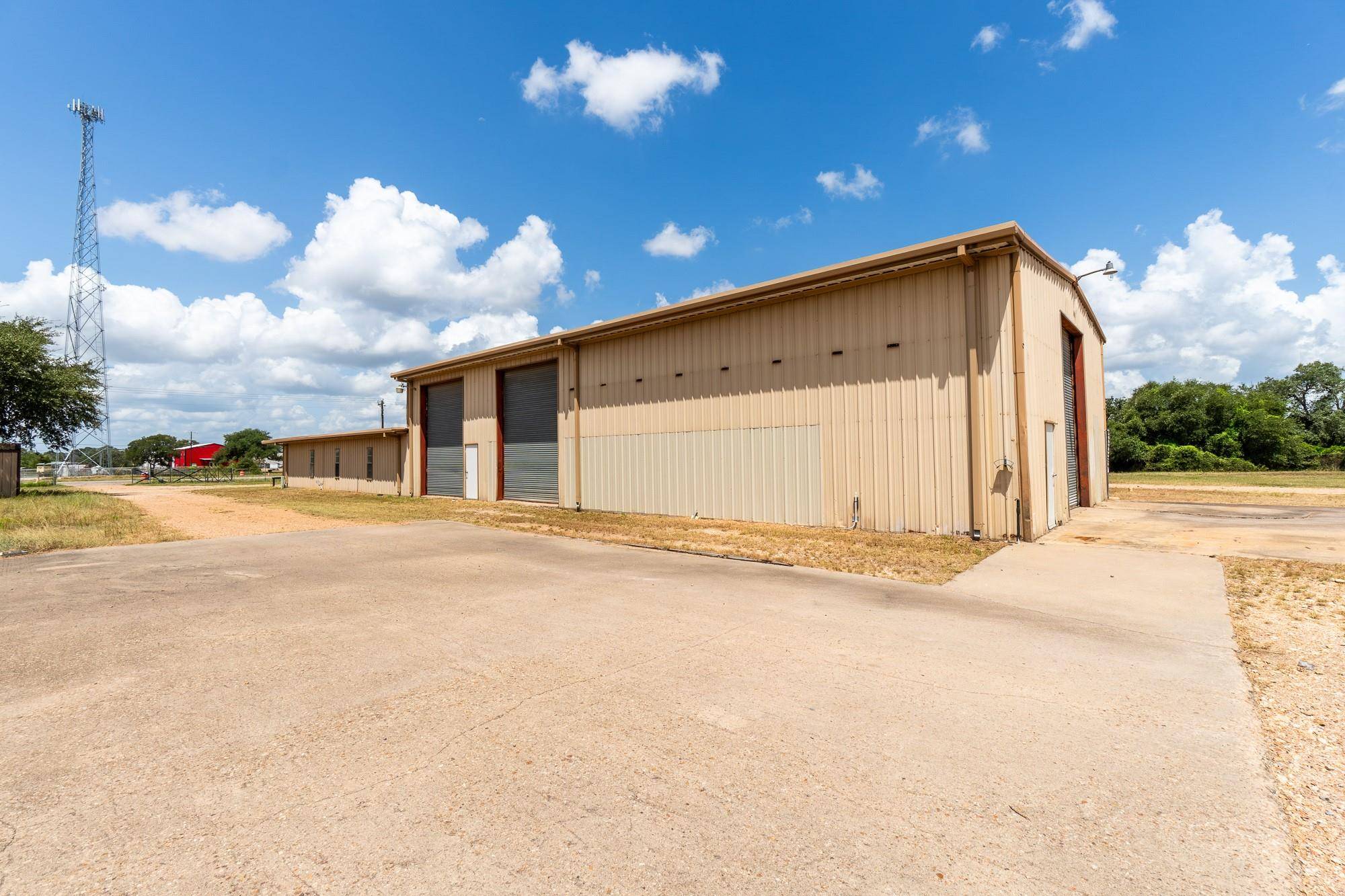 5600 N US HWY 77, La Grange, TX 78945