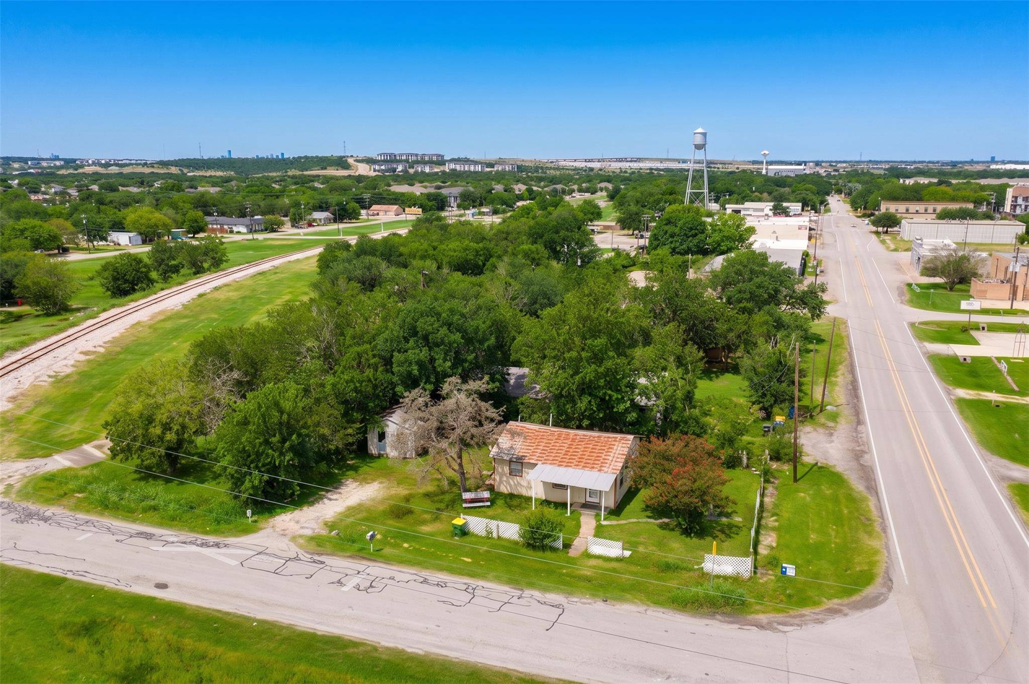 310 E Parsons ST, Manor, TX 78653