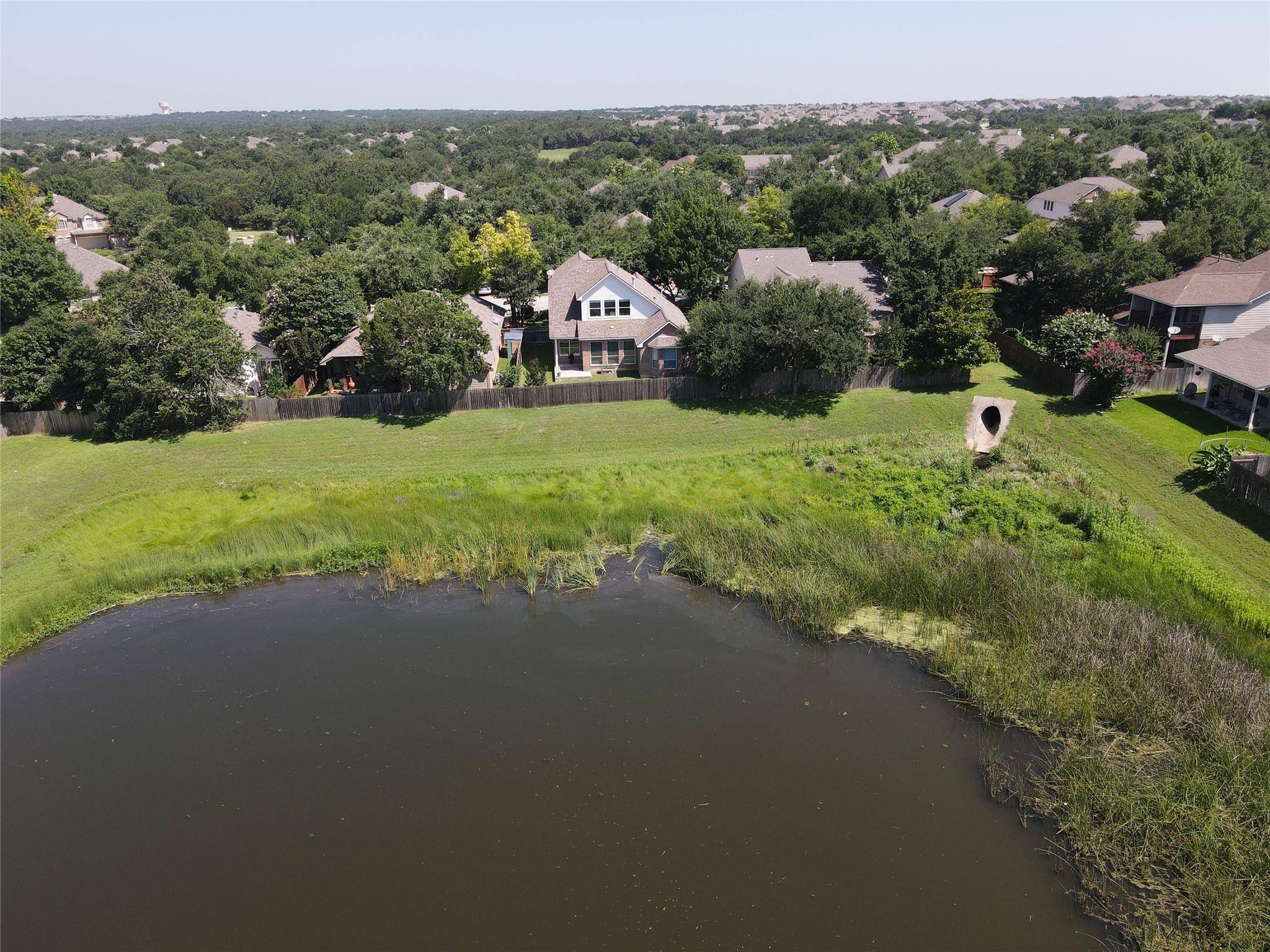 3831 Aqua LN, Round Rock, TX 78681