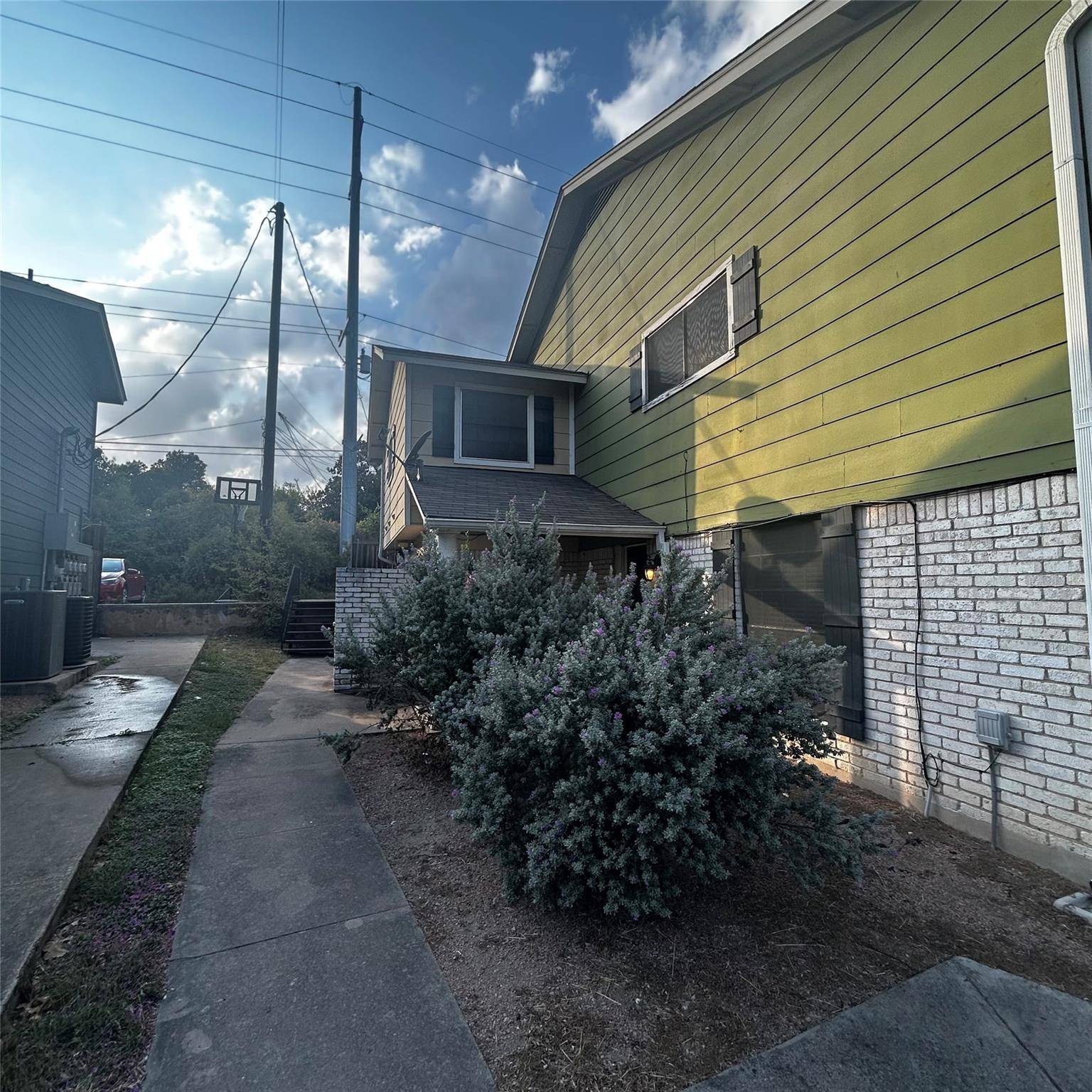 7204 Creekside DR #B, Austin, TX 78752