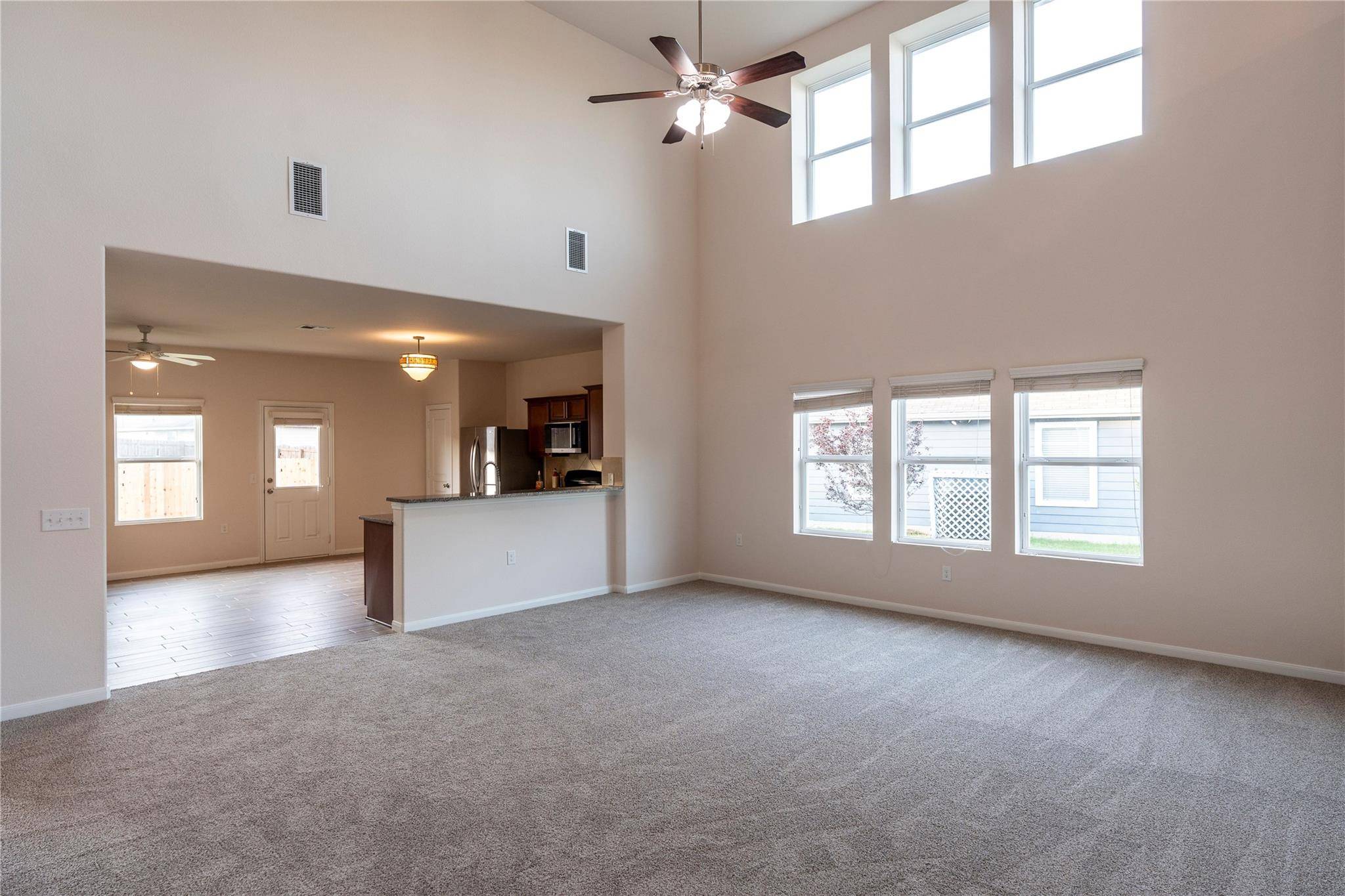 5000 Lexington Meadow LN, Del Valle, TX 78617