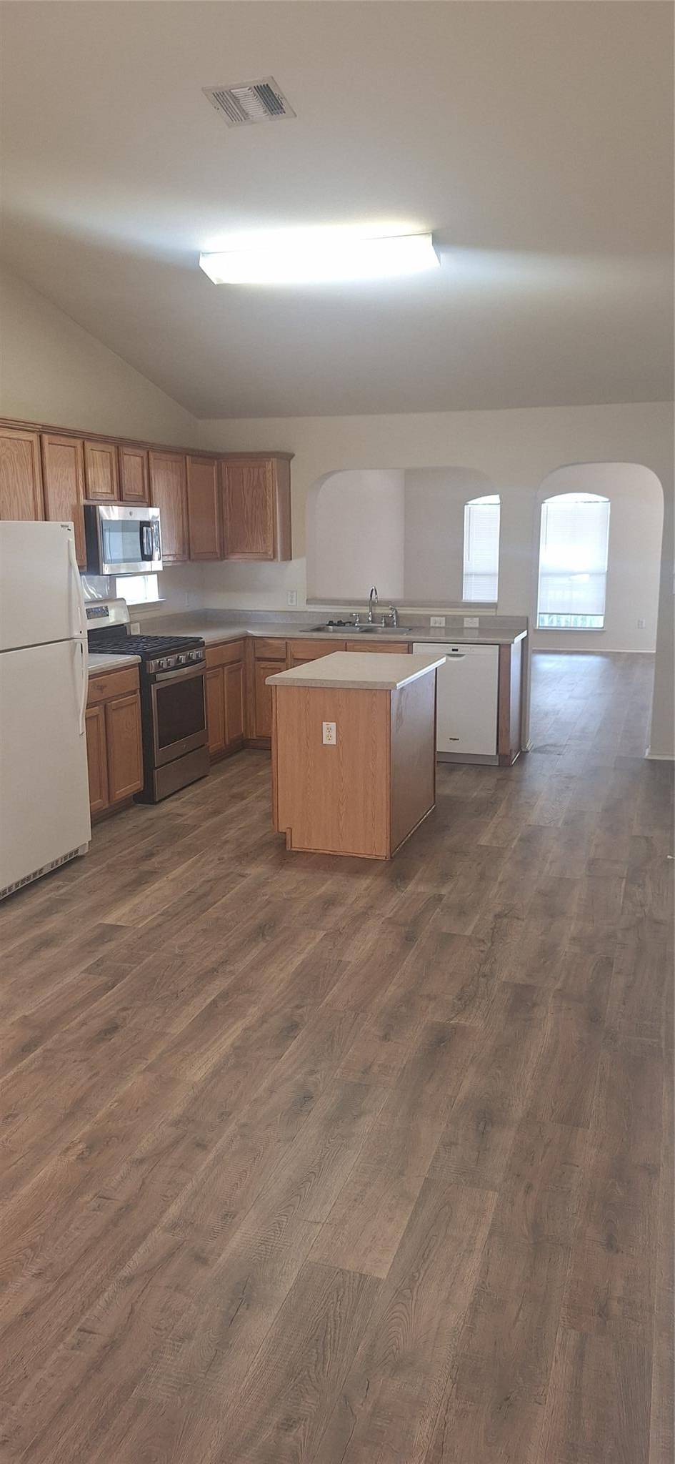 643 Hogan, Kyle, TX 78640