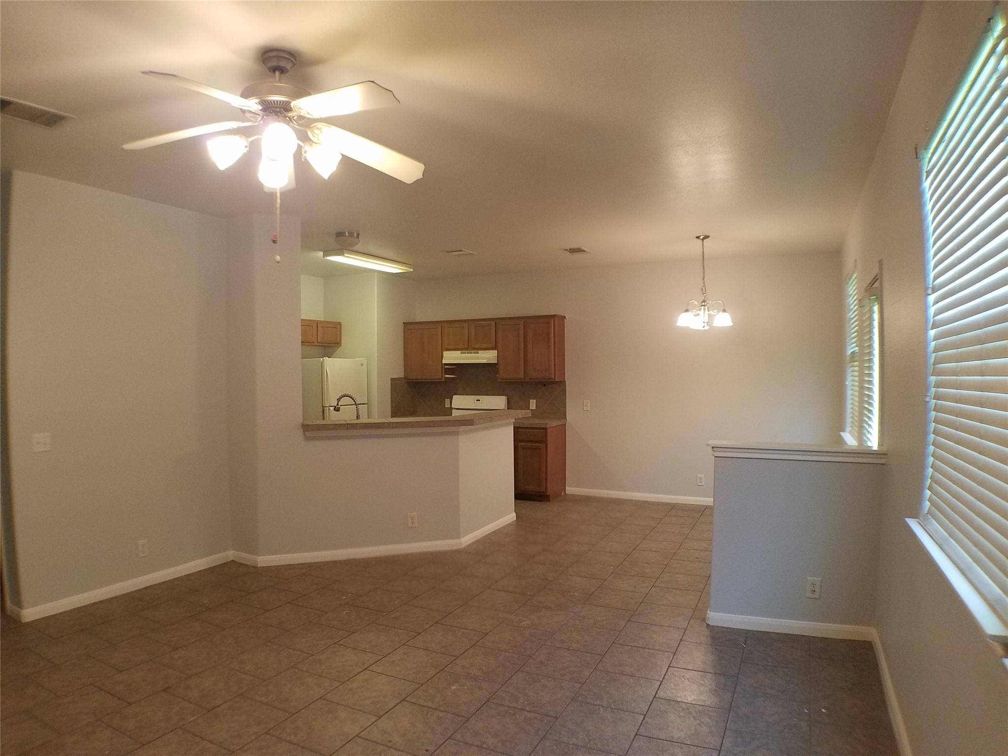 2500 Allred DR #B, Austin, TX 78748