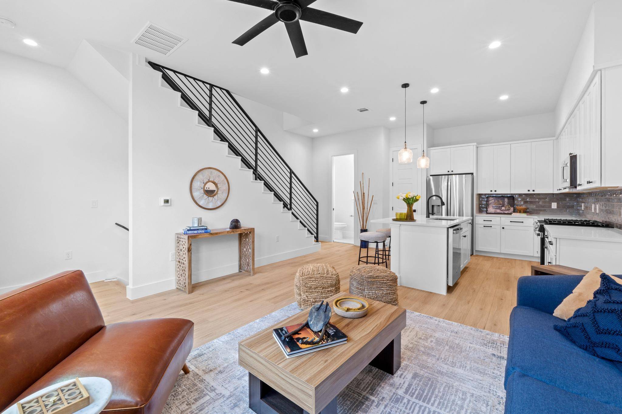 911 Calle Limon #2, Austin, TX 78702