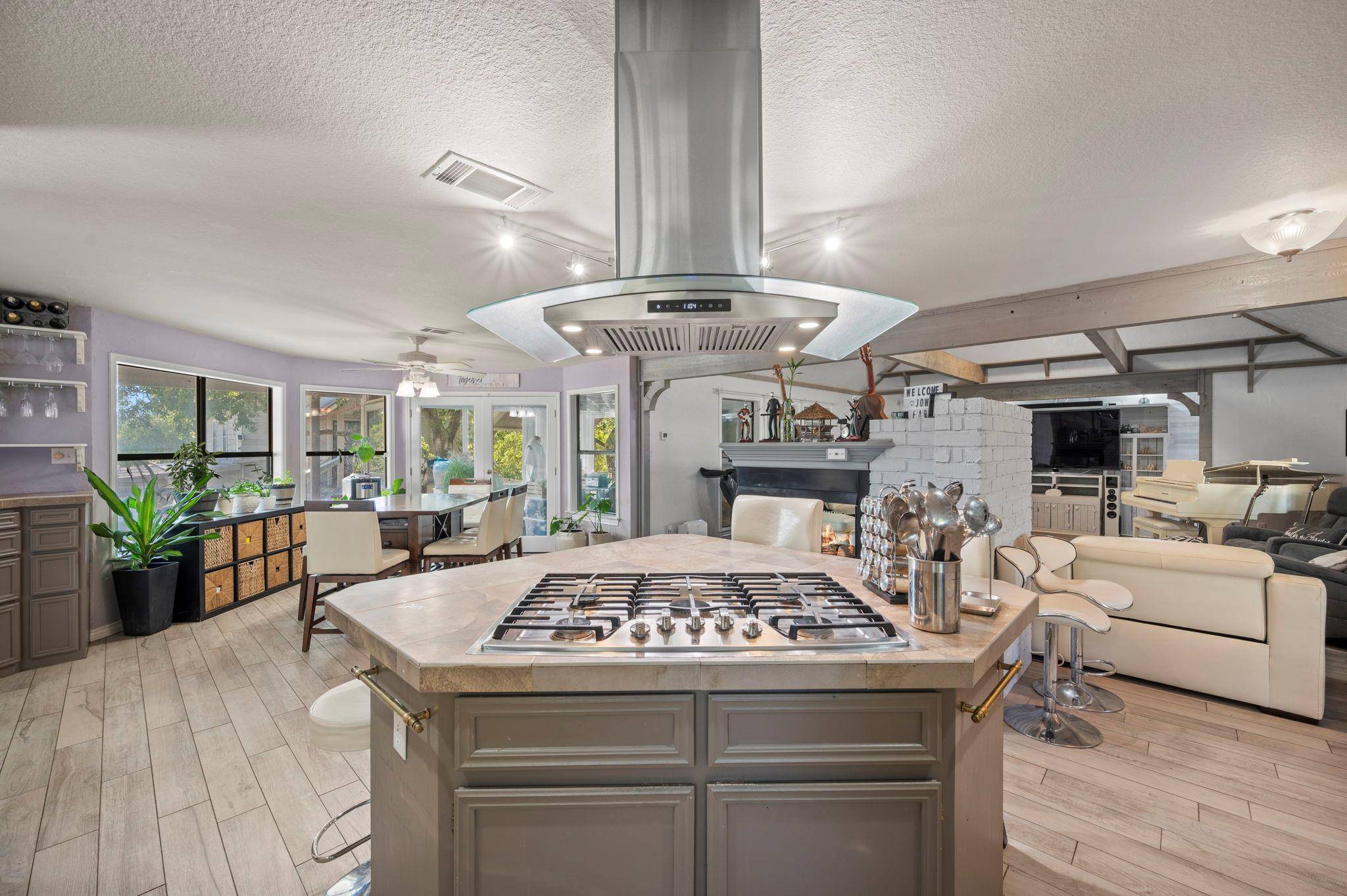 680 County Road 130, Georgetown, TX 78626