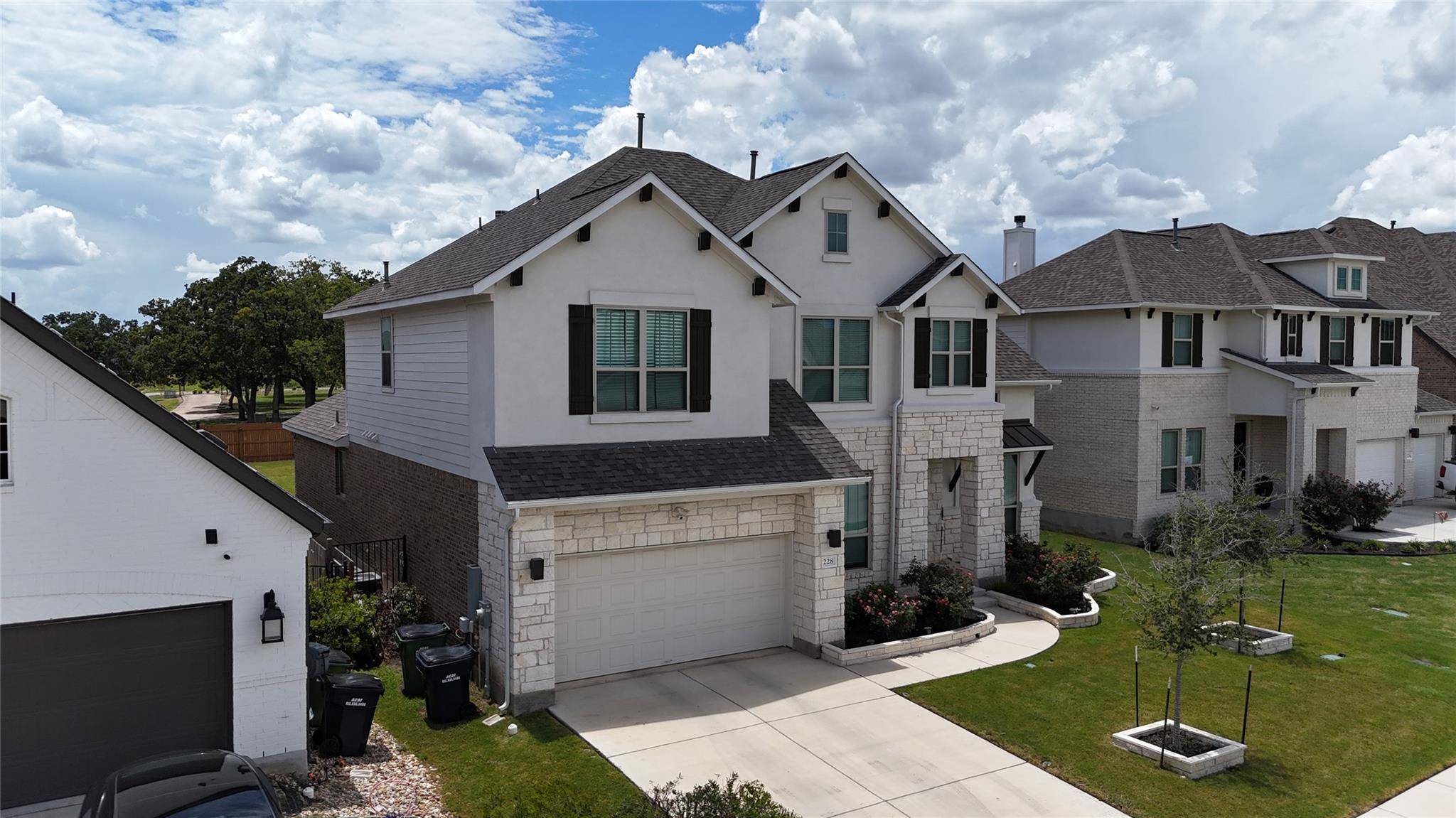 228 Poole LN, Liberty Hill, TX 78642