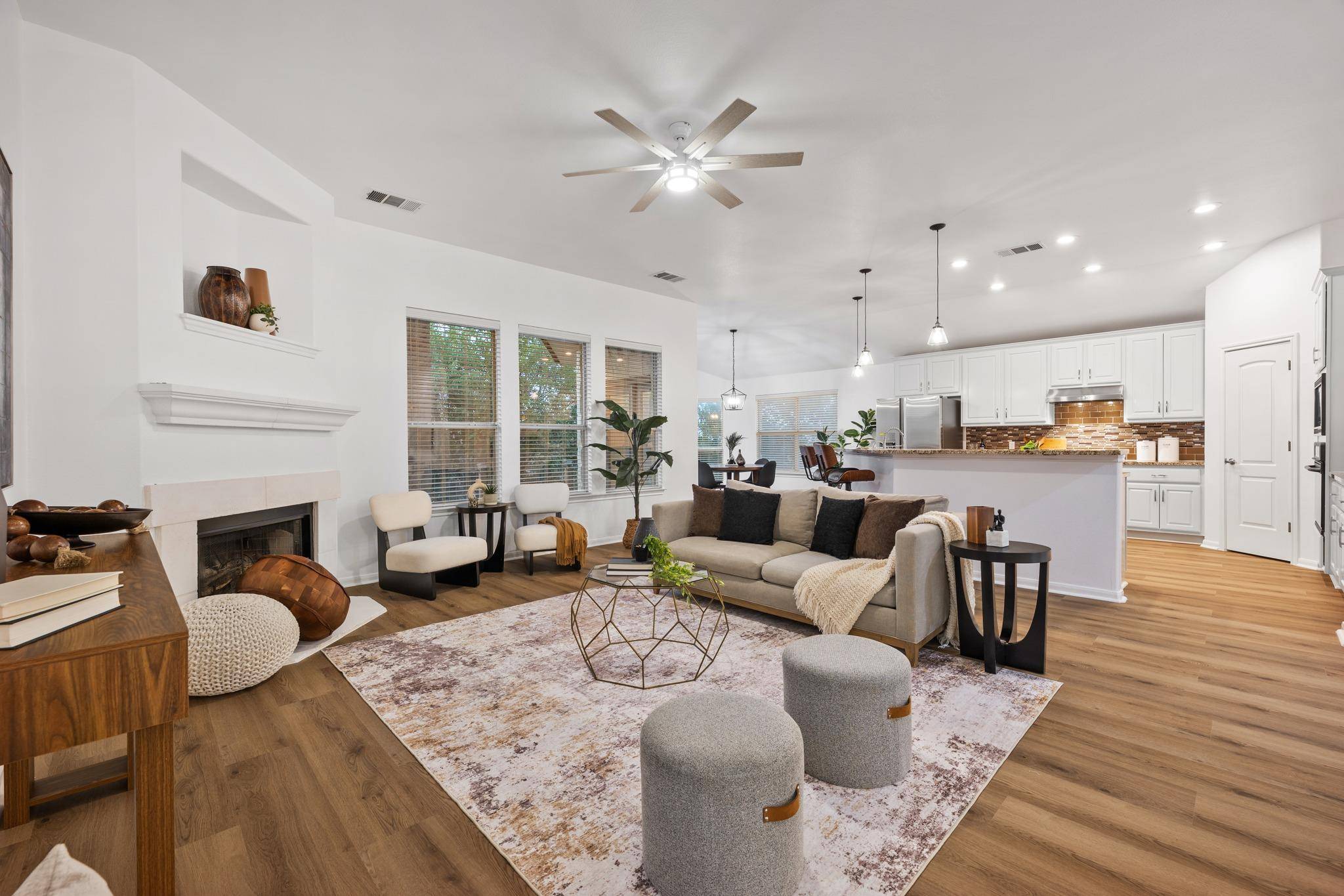 545 Manchester LN, Austin, TX 78737