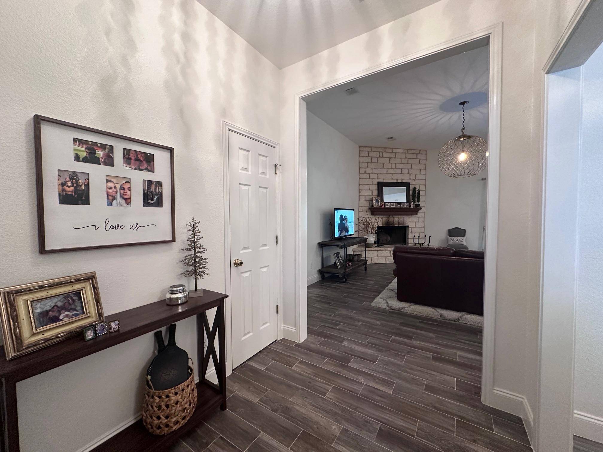 460 Tahitian DR, Bastrop, TX 78602