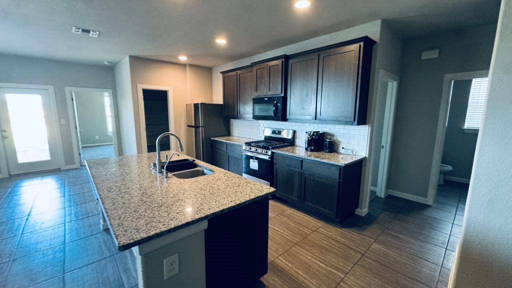 7932 Castelardo PL, Round Rock, TX 78665