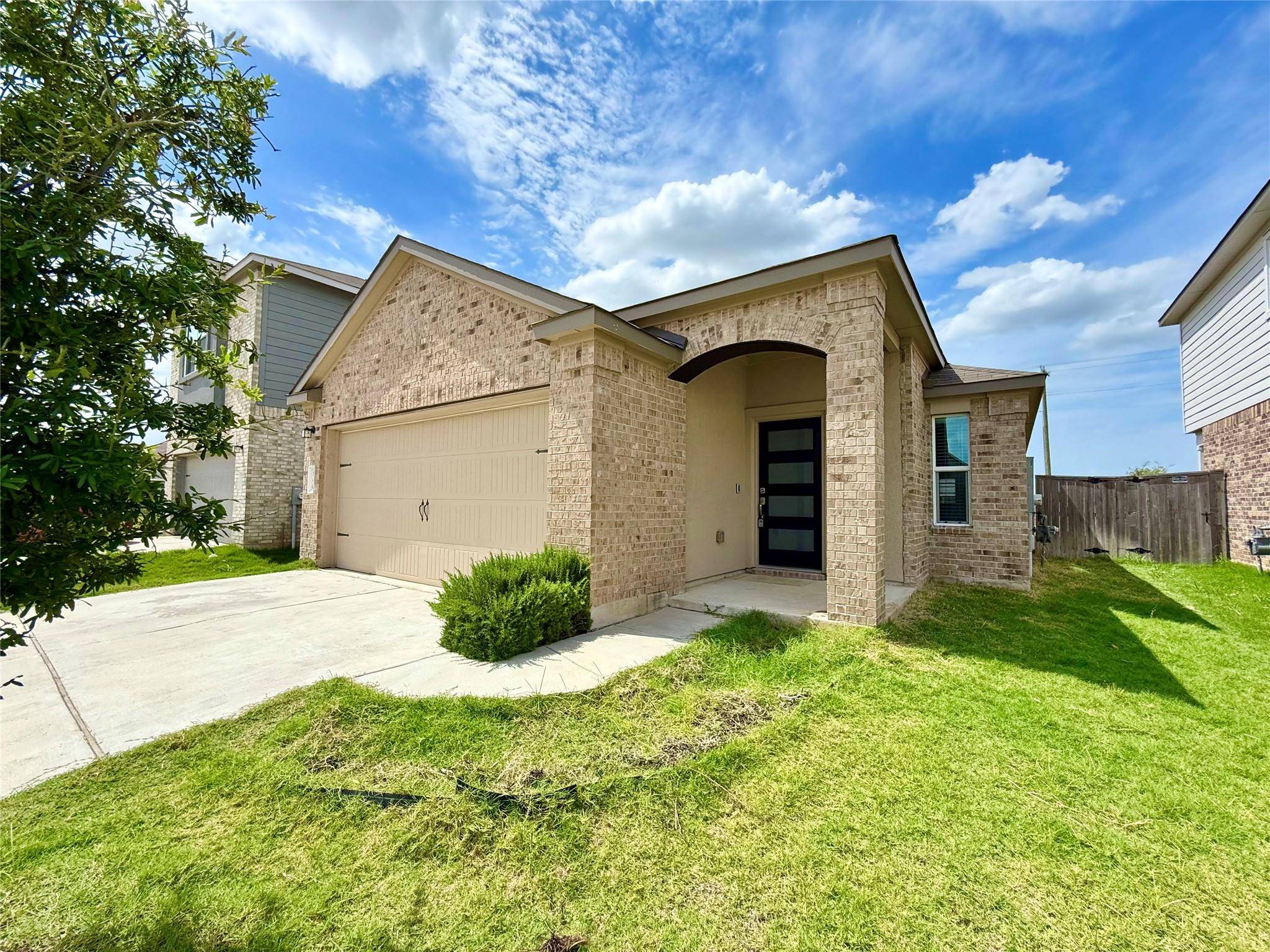 140 Canley LOOP, Hutto, TX 78634