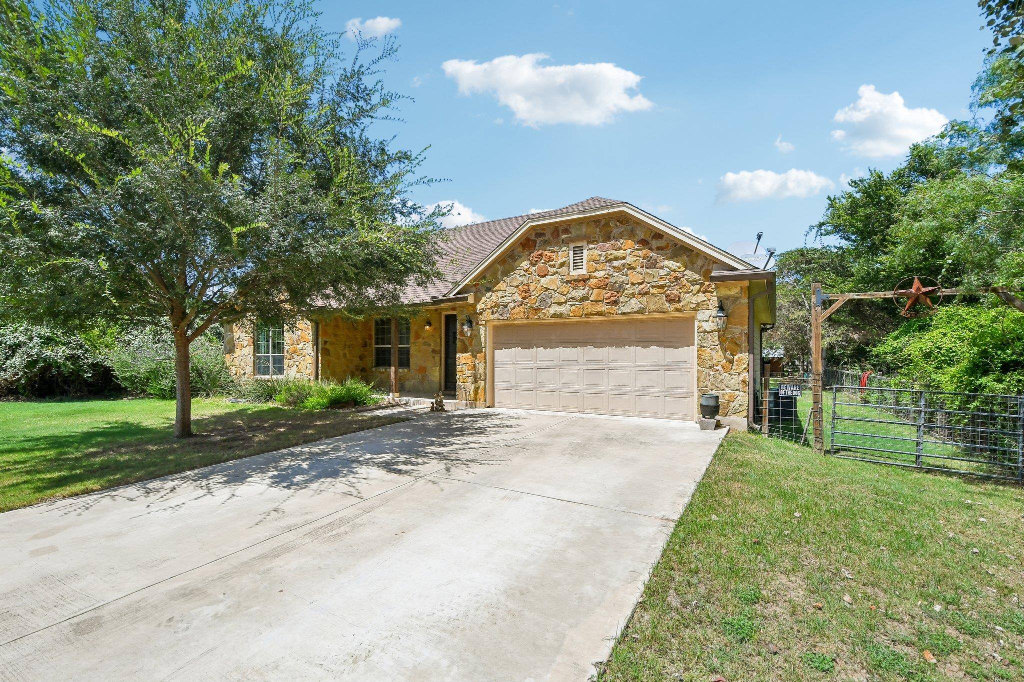 141 Upola CT, Bastrop, TX 78602