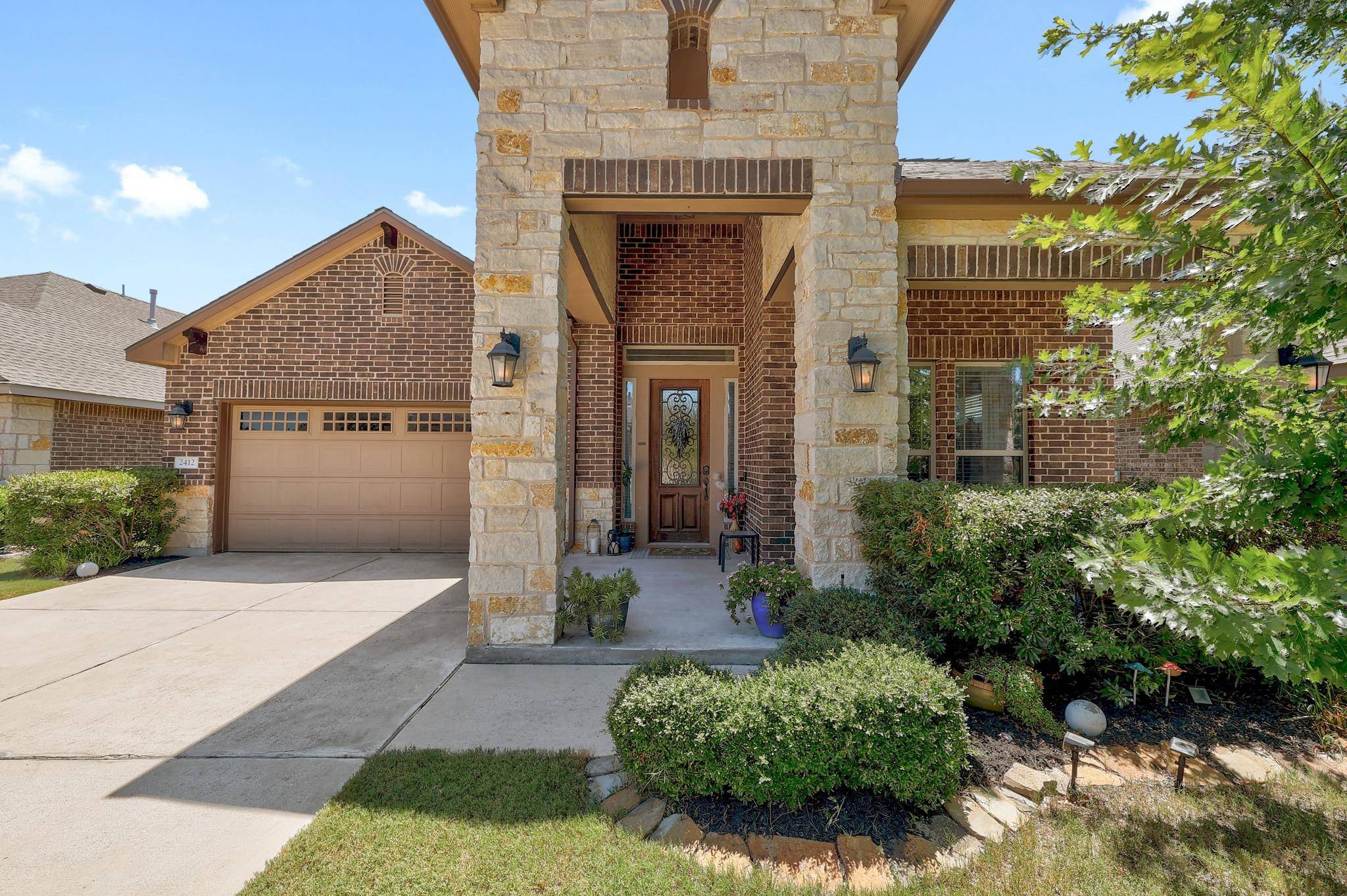 2412 Leonards PASS, Leander, TX 78641