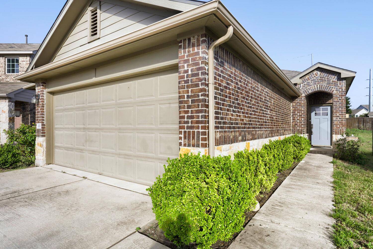 101 Blue Sage DR, Leander, TX 78641