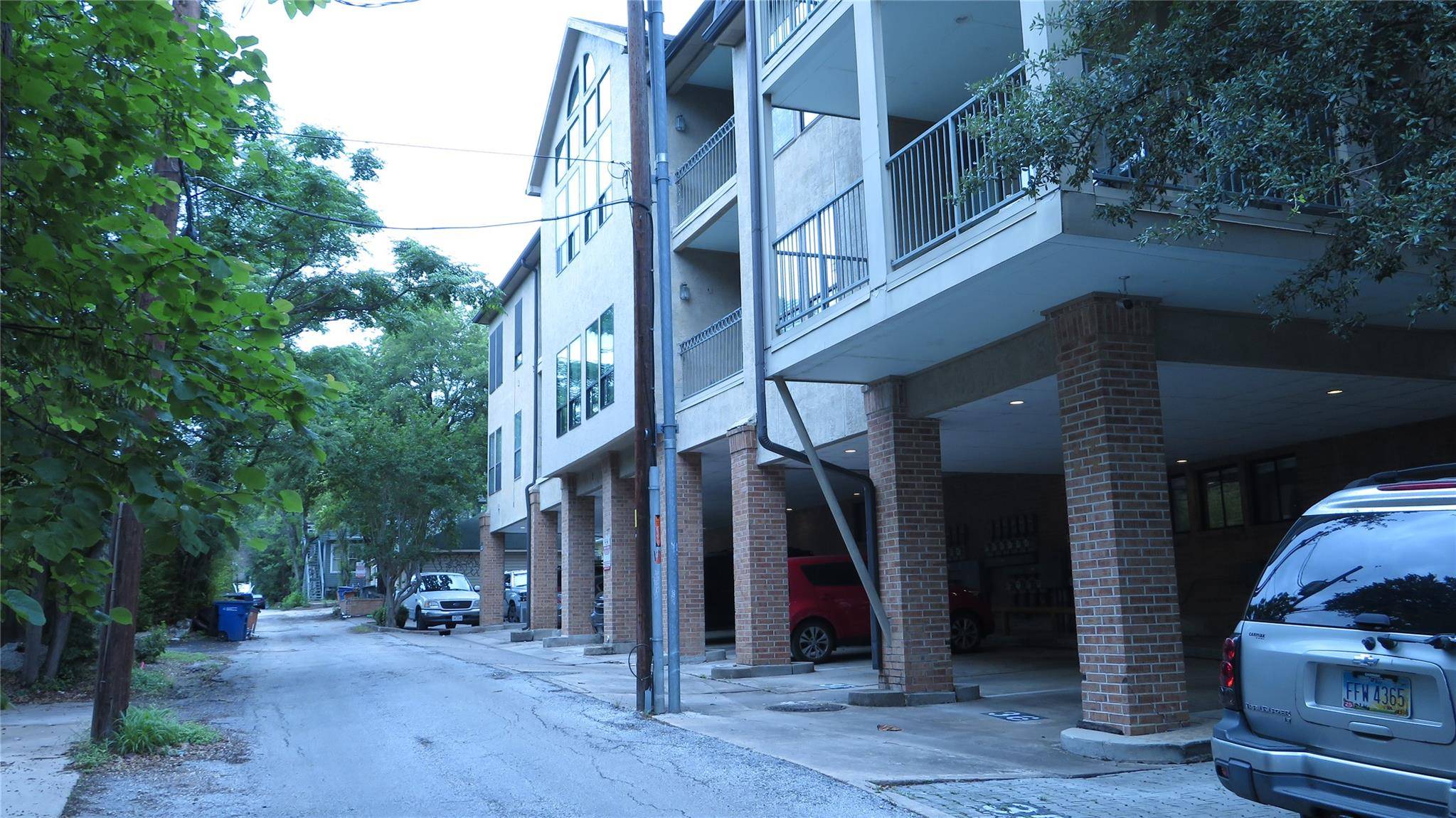 1910 Robbins Place PL #202, Austin, TX 78705