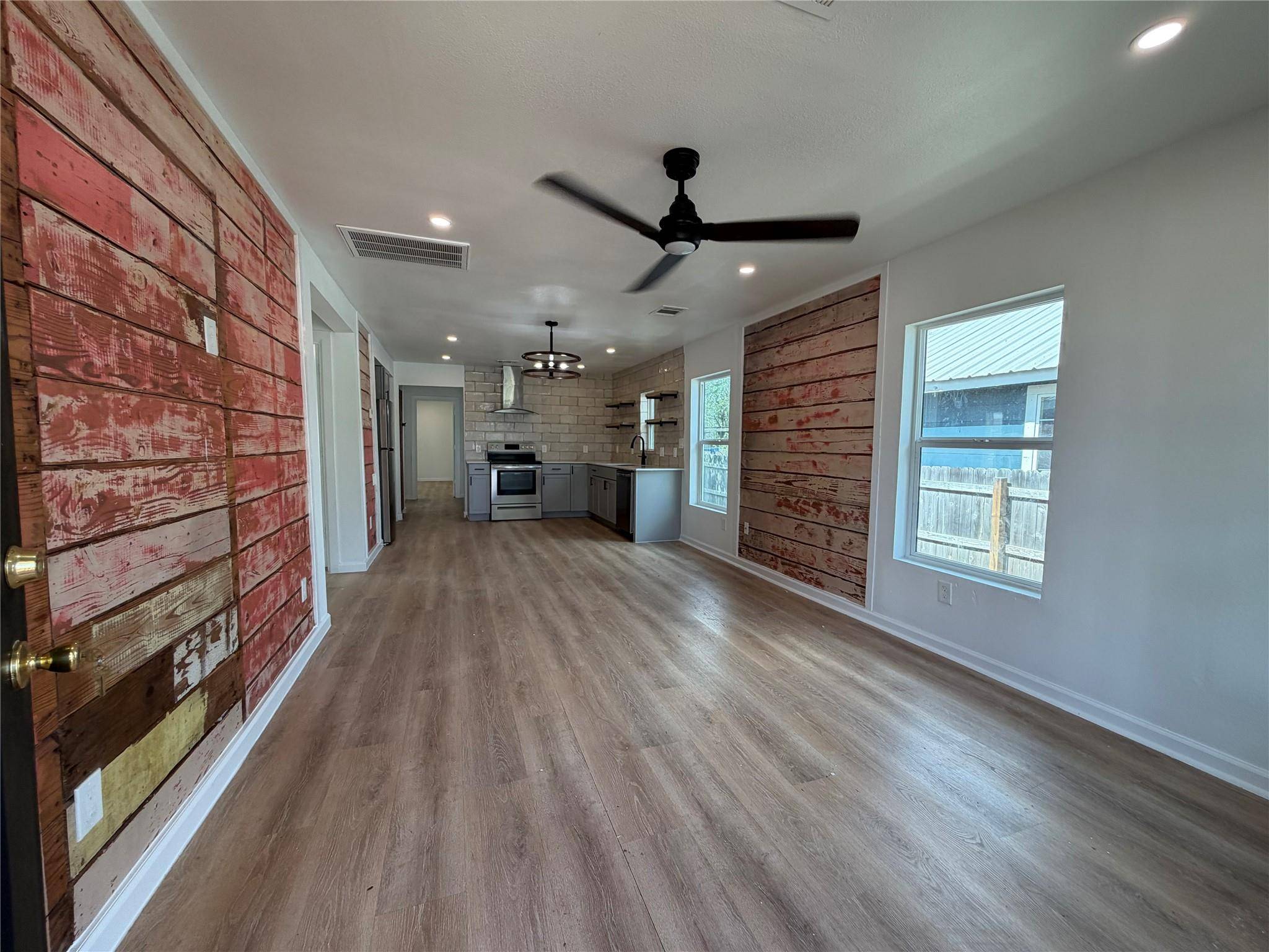 1209 Pine ST, Bastrop, TX 78602