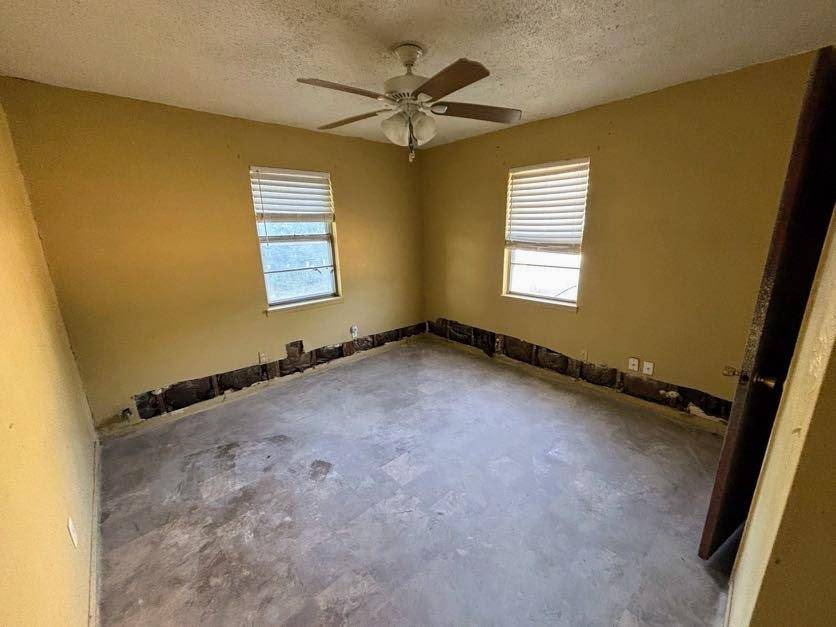 321 N Front ST, Holland, TX 76534