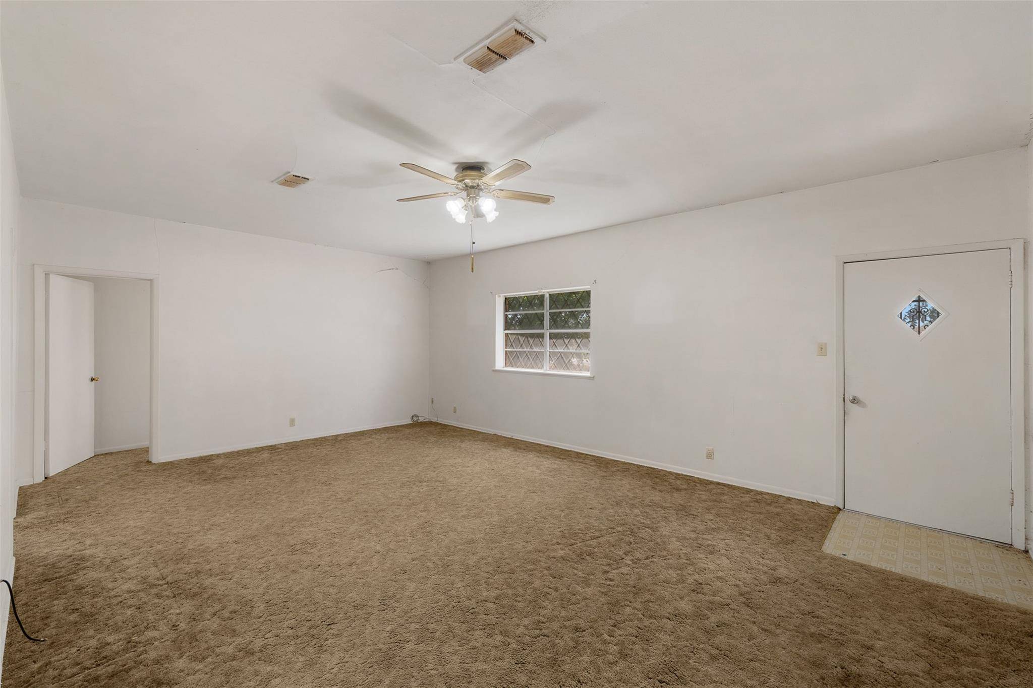 604 N 3rd ST, Thorndale, TX 76577