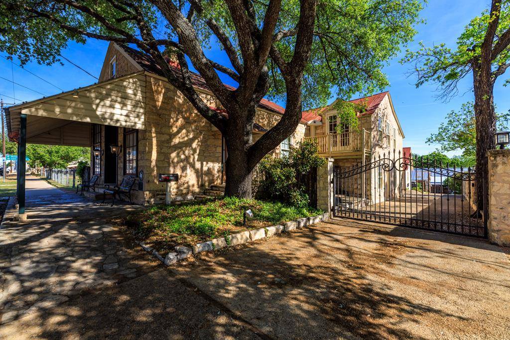 412, 406, 414 E E. Main ST, Fredericksburg, TX 78624