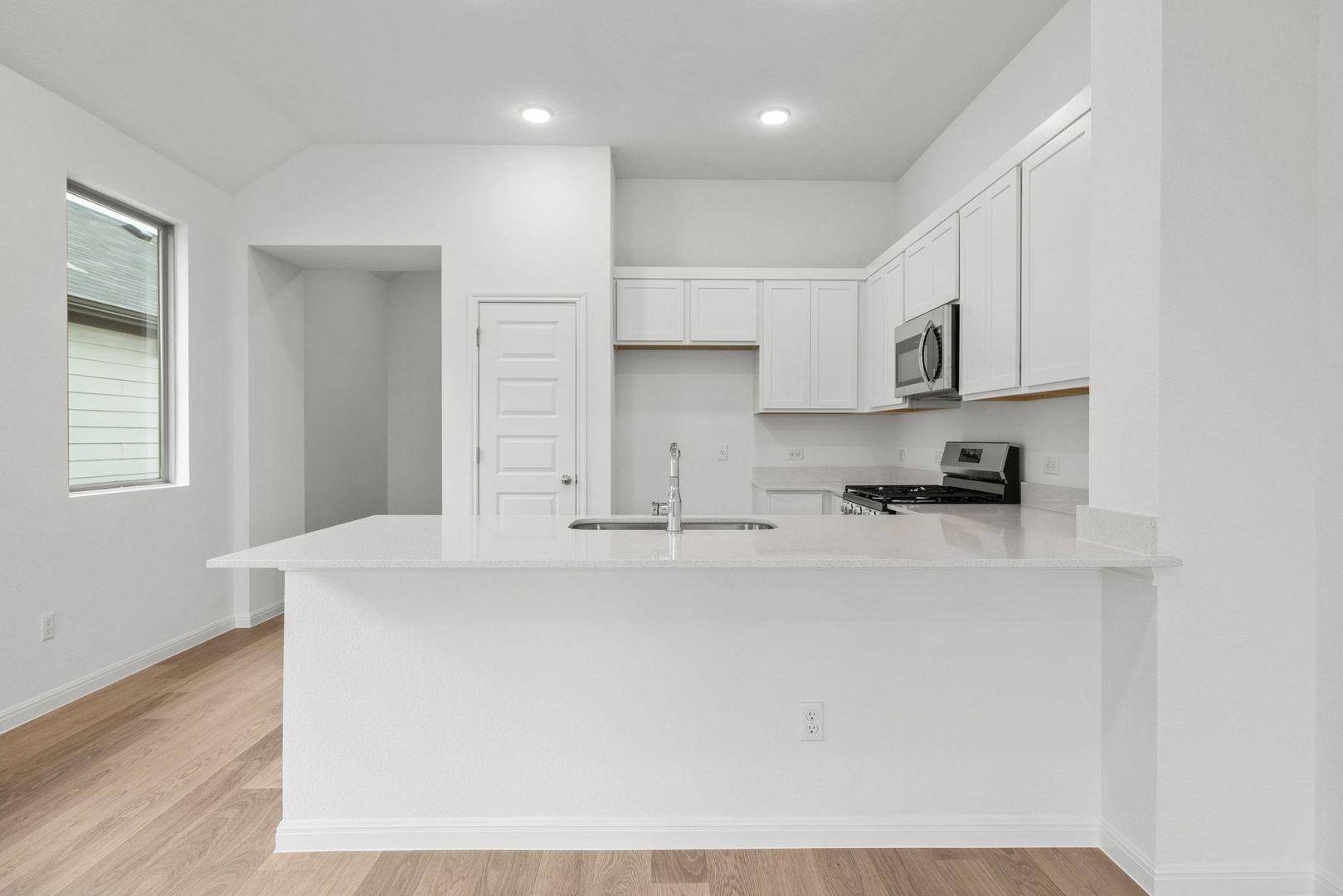 181 Hornet ST, Elgin, TX 78621