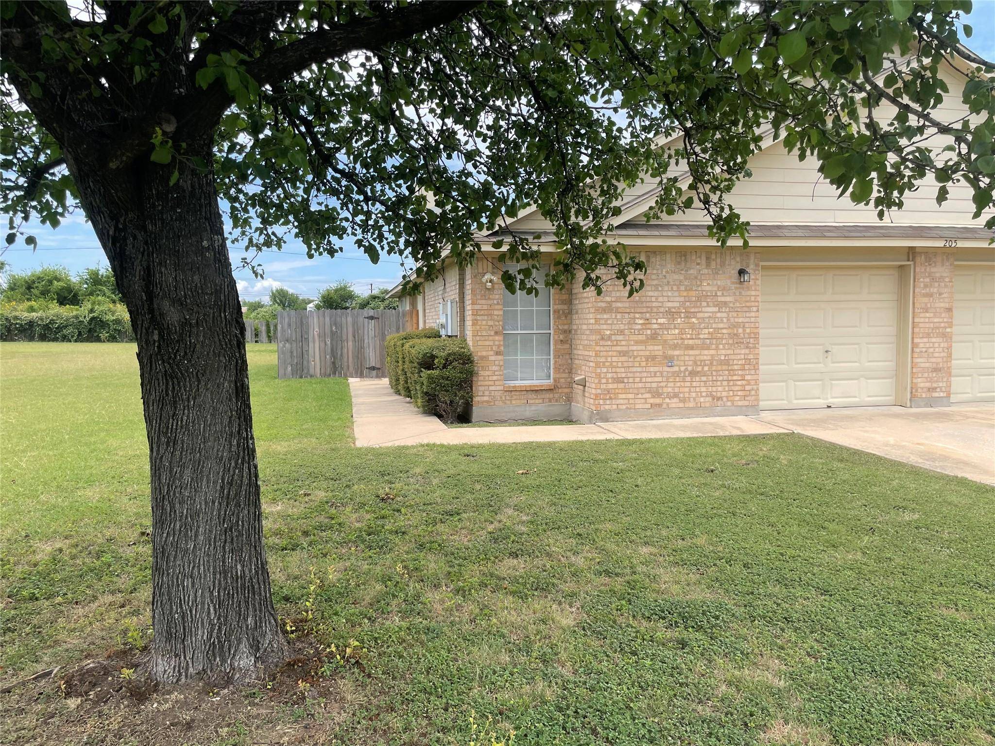 205 Axis Deer TRL #A, Hutto, TX 78634
