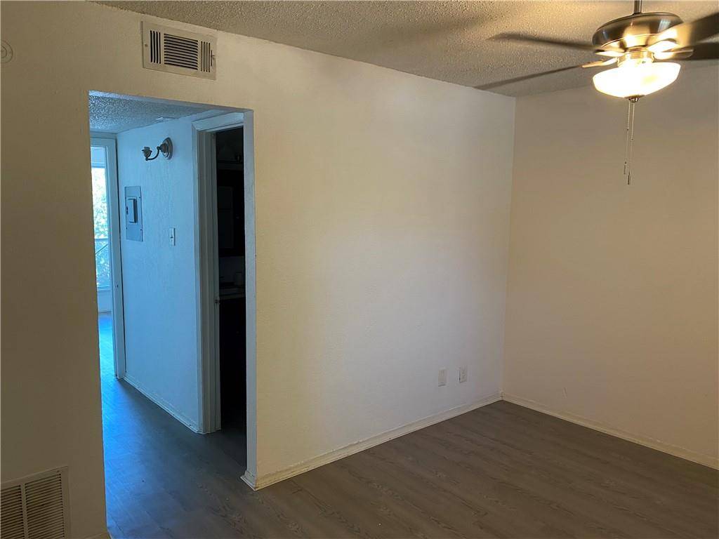 2401 Manor RD #207, Austin, TX 78722