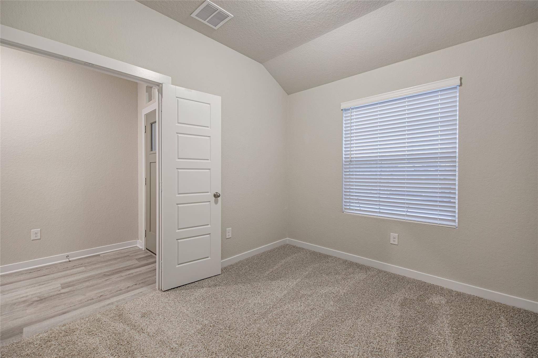 25525 Flora Bella LN, Elgin, TX 78621