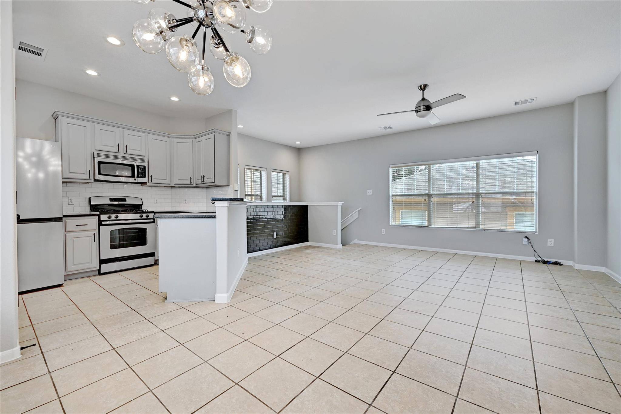 2909 Saville LOOP #10c, Austin, TX 78741
