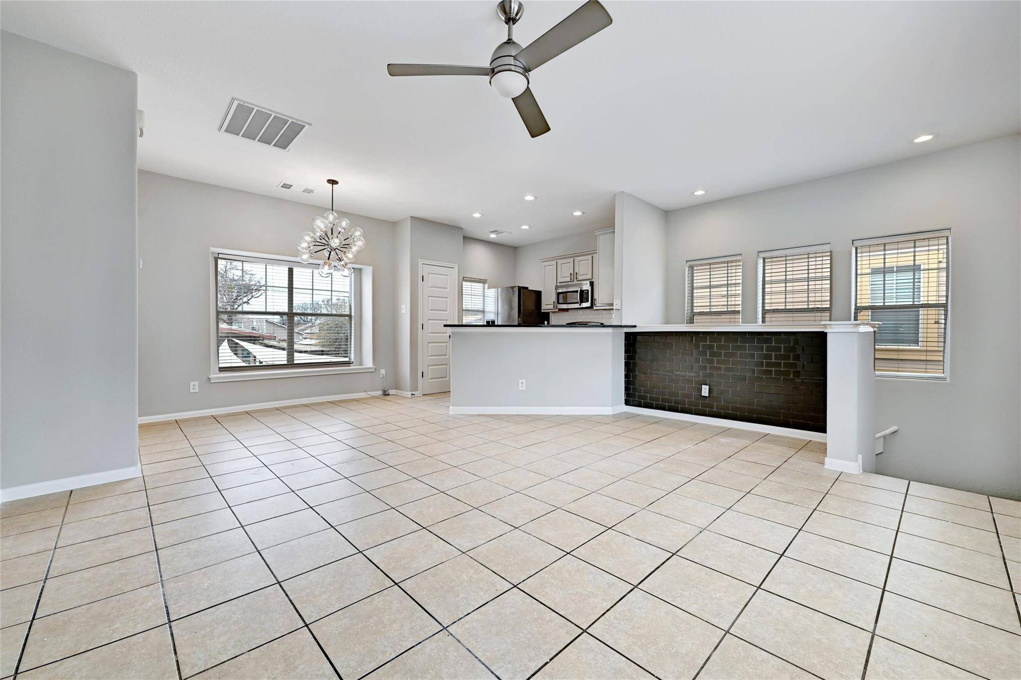 2909 Saville LOOP #10c, Austin, TX 78741