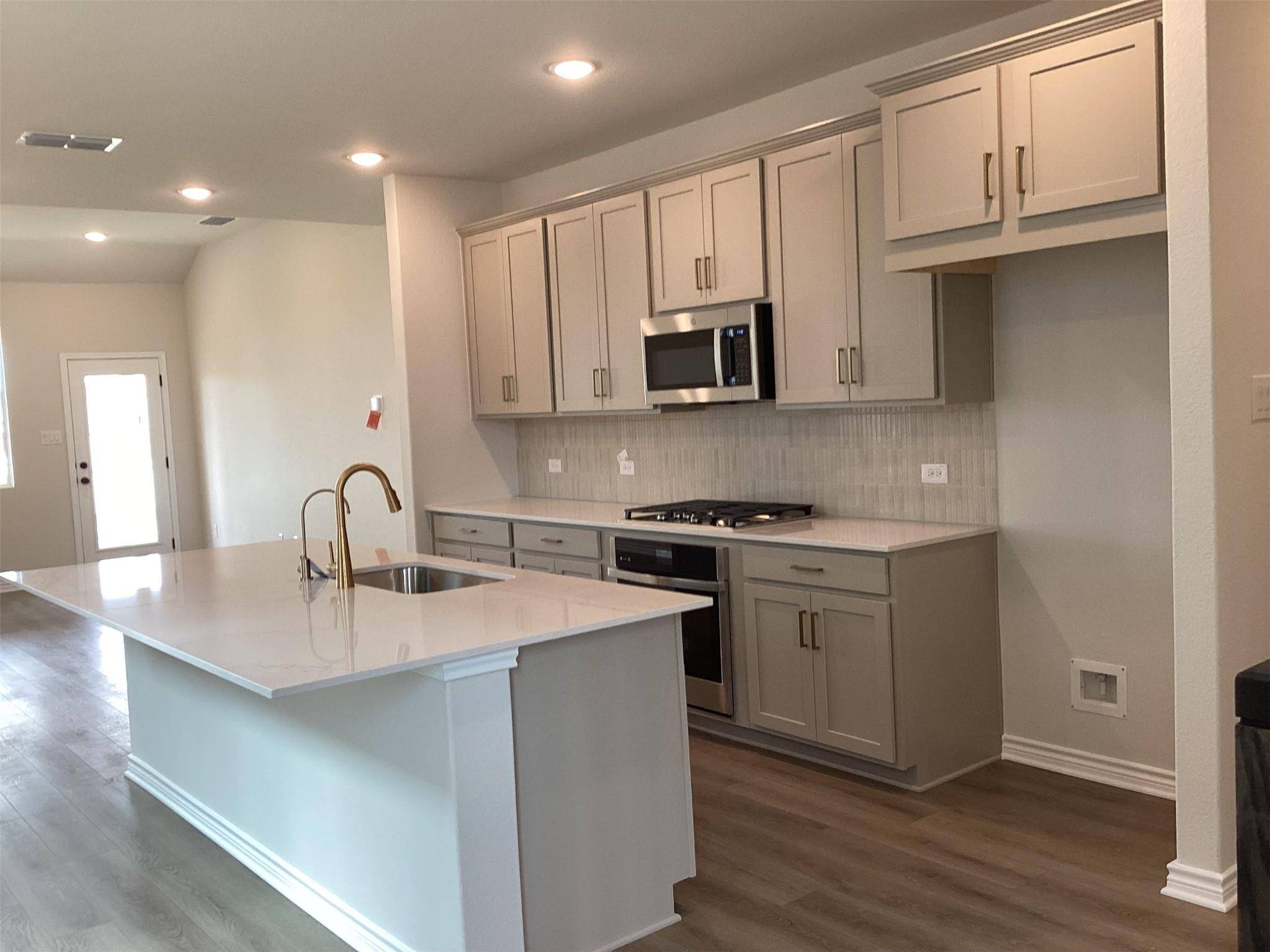 306 Possumhaw LN, San Marcos, TX 78666