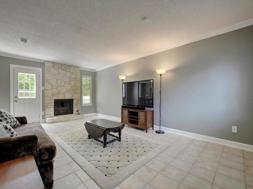 8421 Spring Valley DR, Austin, TX 78736