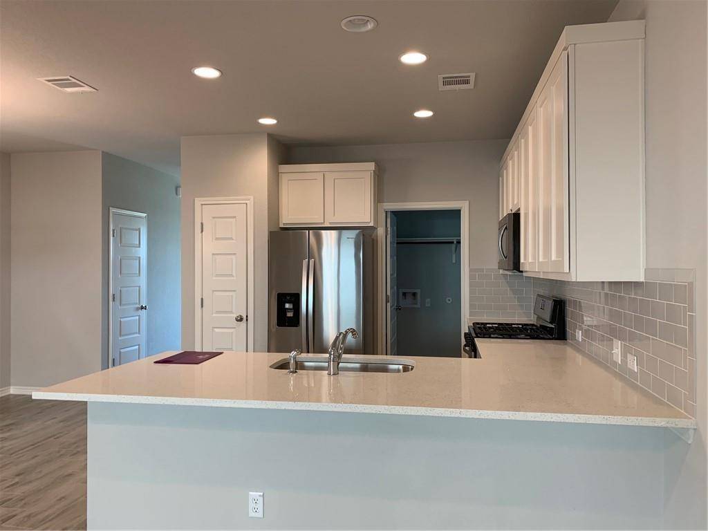 1848 Arendale DR, Leander, TX 78641