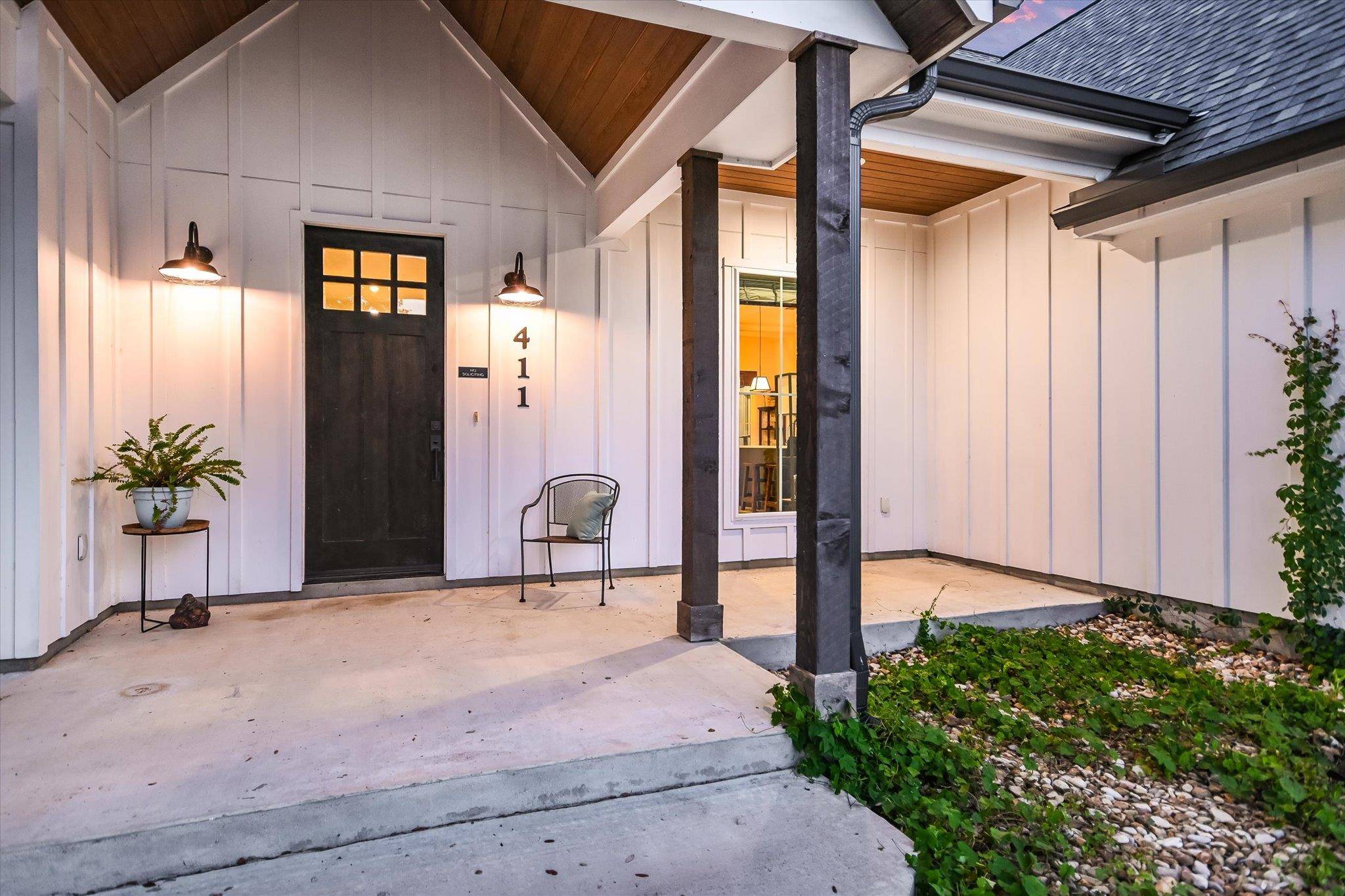 411 Whitetail DR, Manchaca, TX 78652