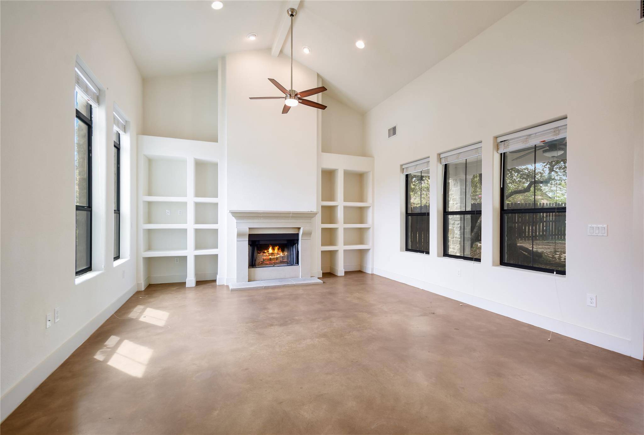18400 Lakepoint CV, Lago Vista, TX 78645