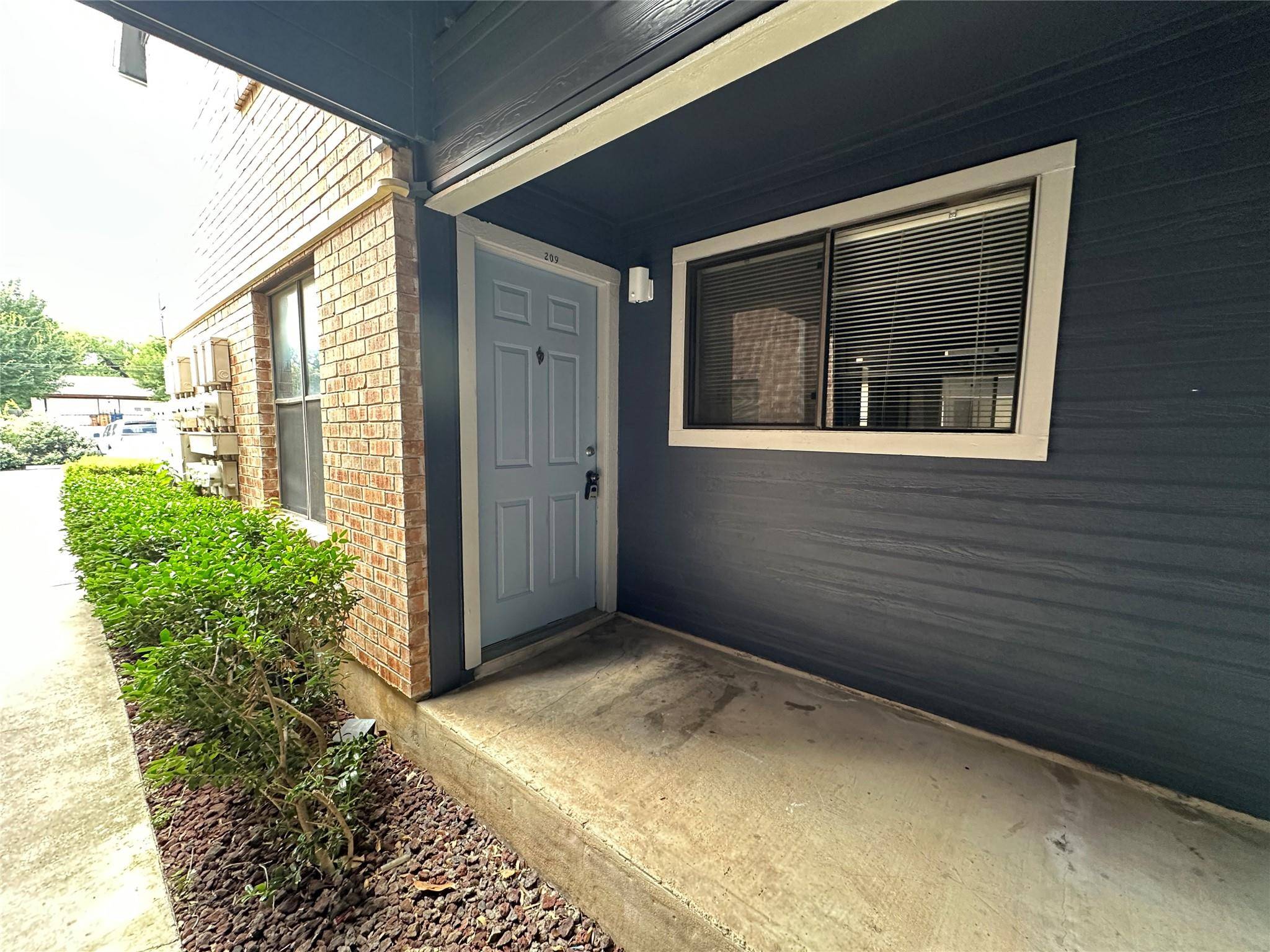 2500 Burleson RD #209, Austin, TX 78741