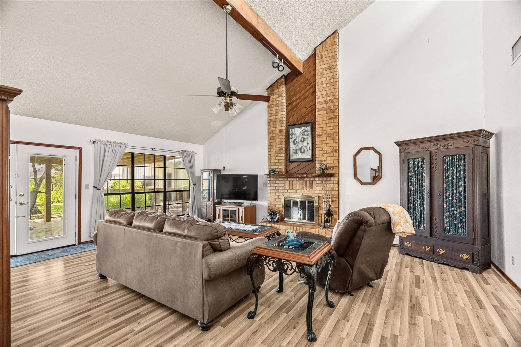4911 Youngsford RD, Marion, TX 78124