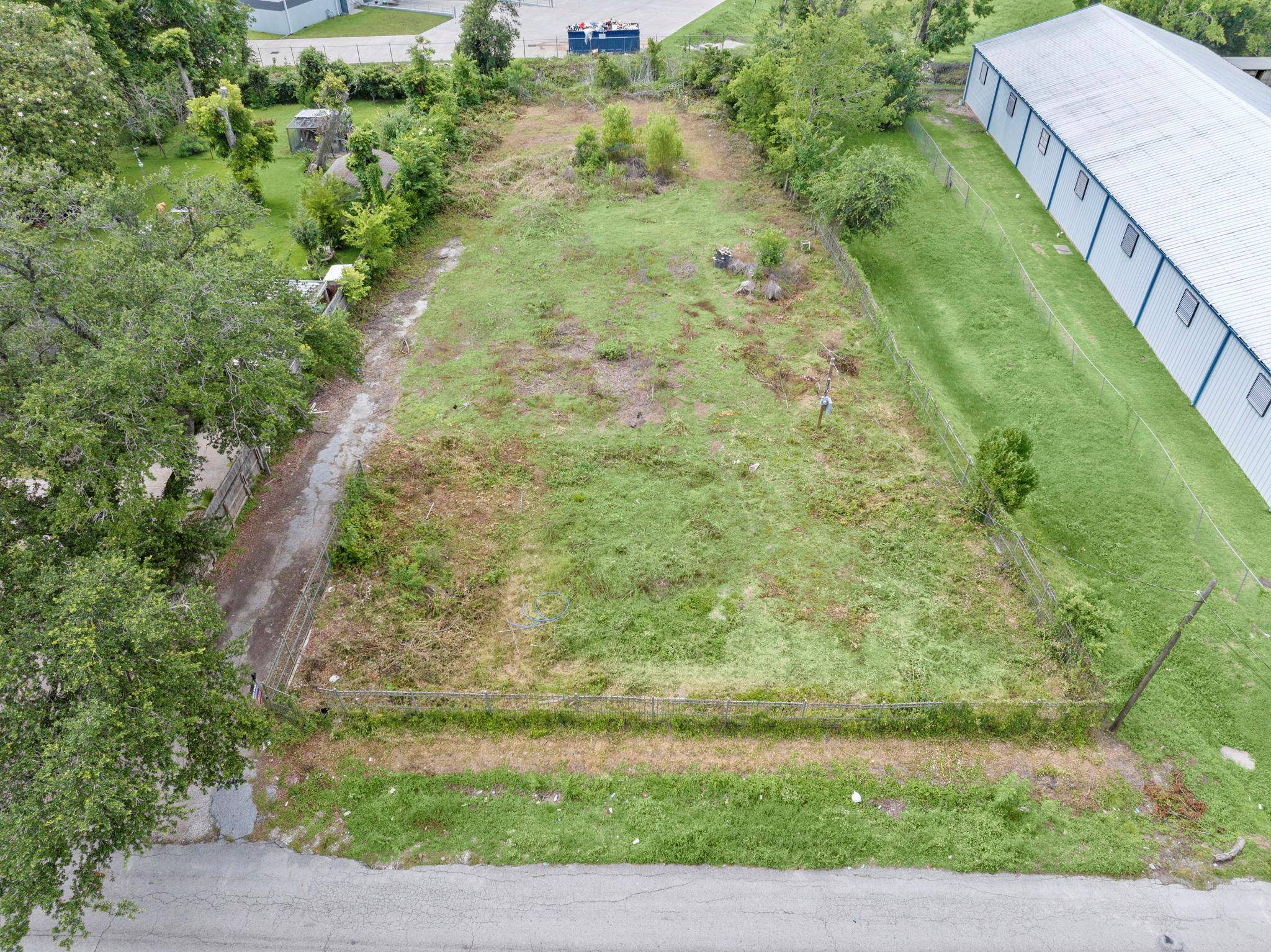345 Delz ST, Houston, TX 77018