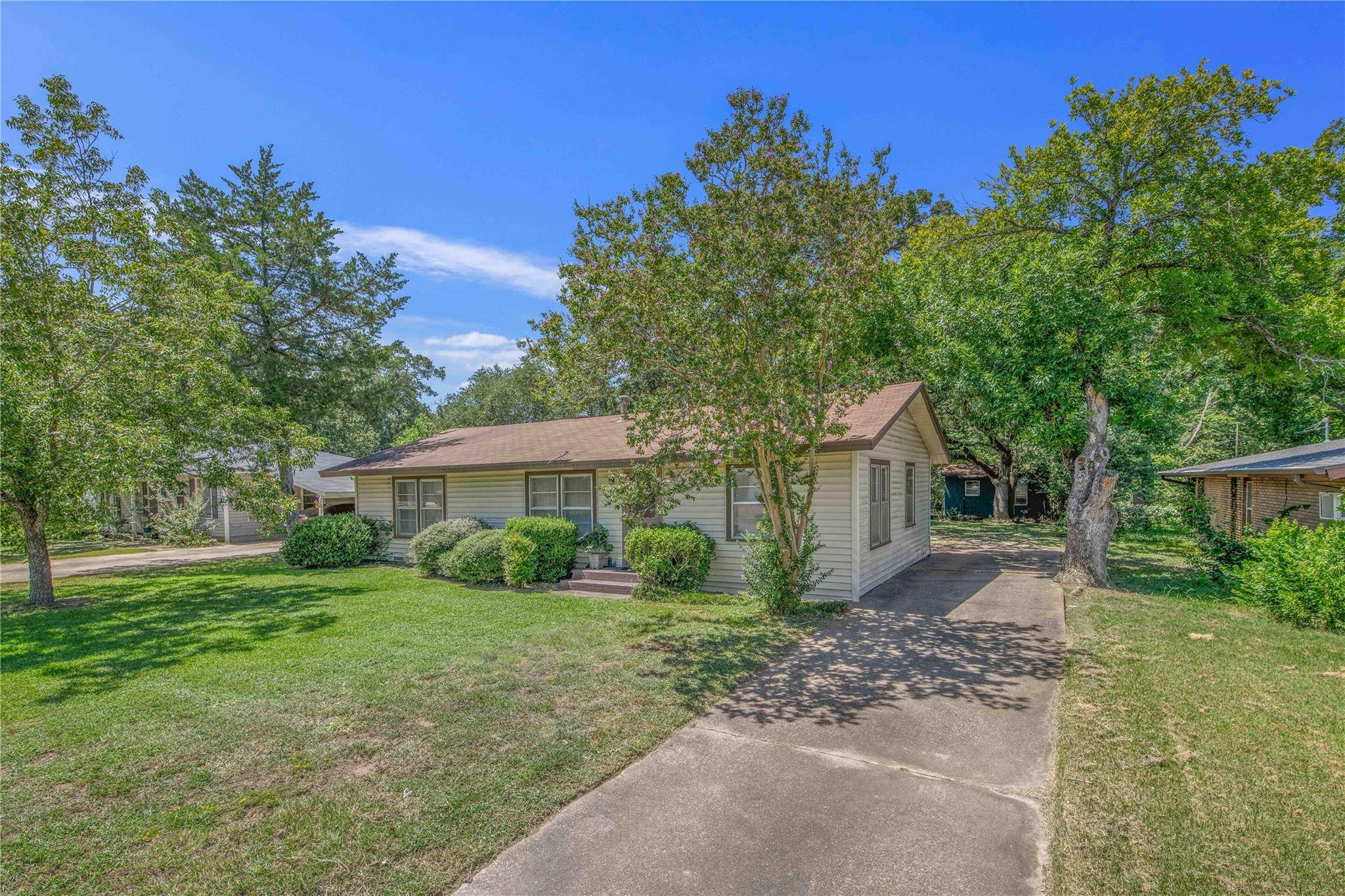 3028 Tennessee Ave, Bryan, TX 77803