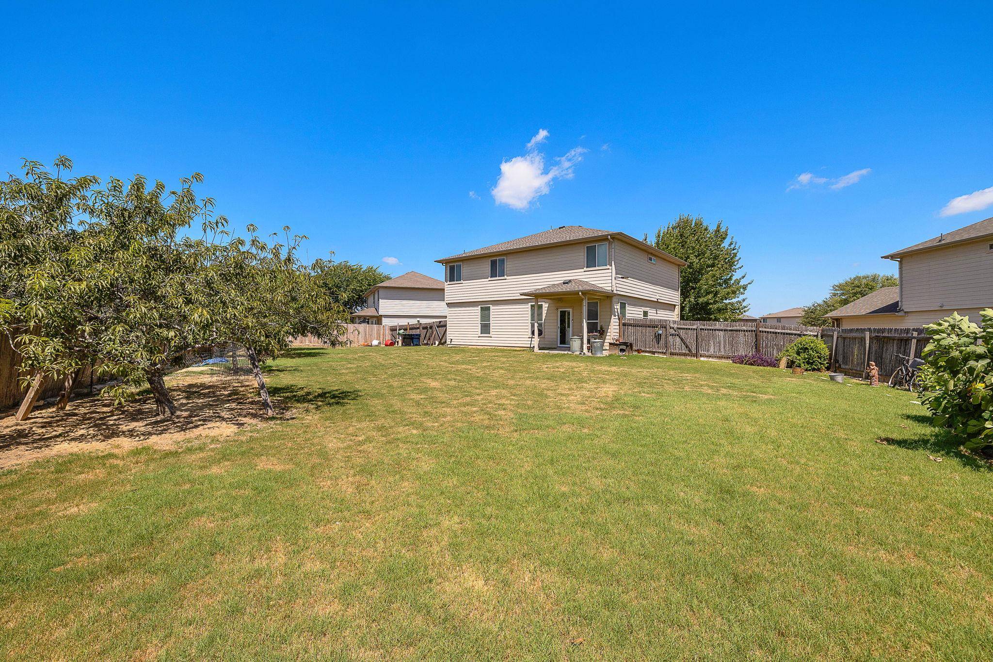 133 Lavaca LOOP, Hutto, TX 78634