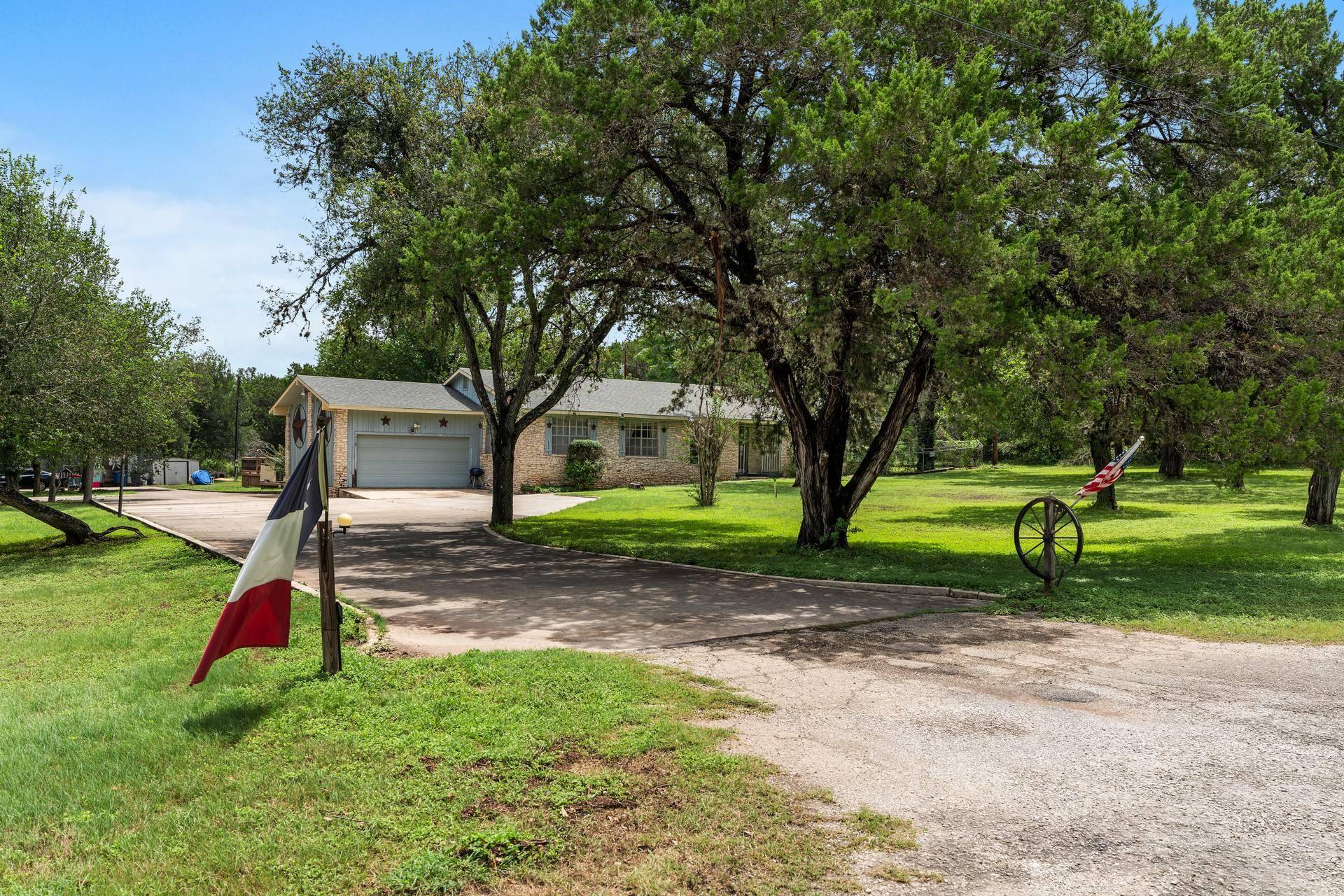 651 High Low DR, New Braunfels, TX 78132