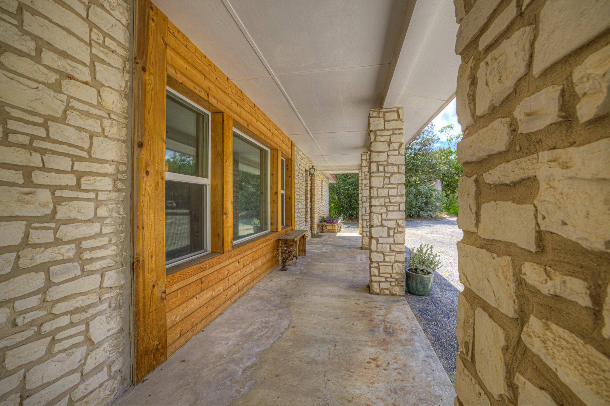 447 MADRONA DR DR, New Braunfels, TX 78132